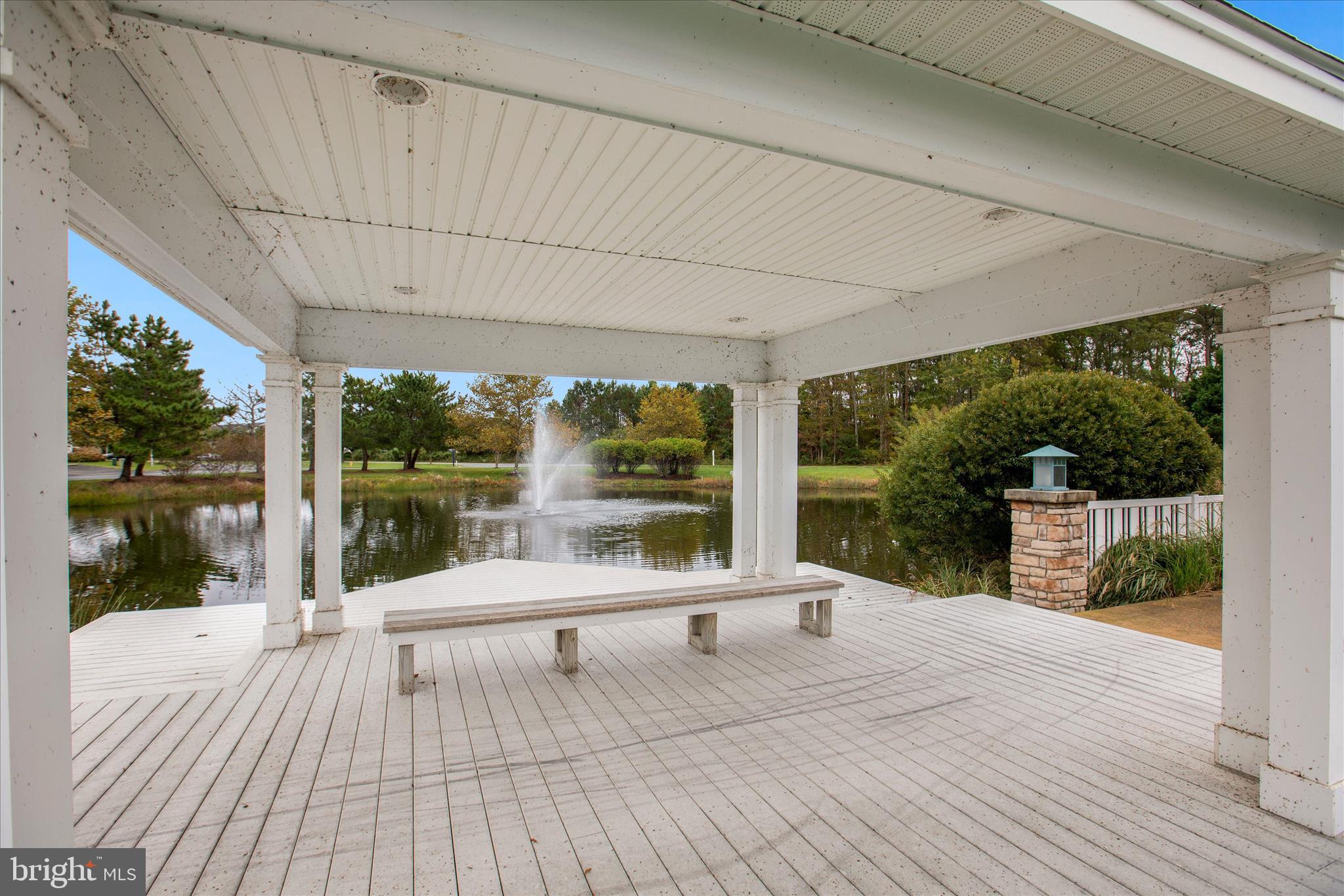 BAYVILLE SHORES - Residential