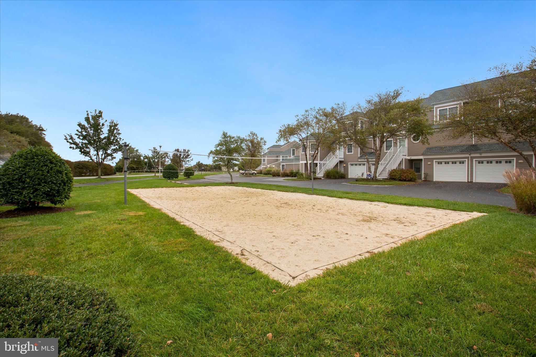 BAYVILLE SHORES - Residential