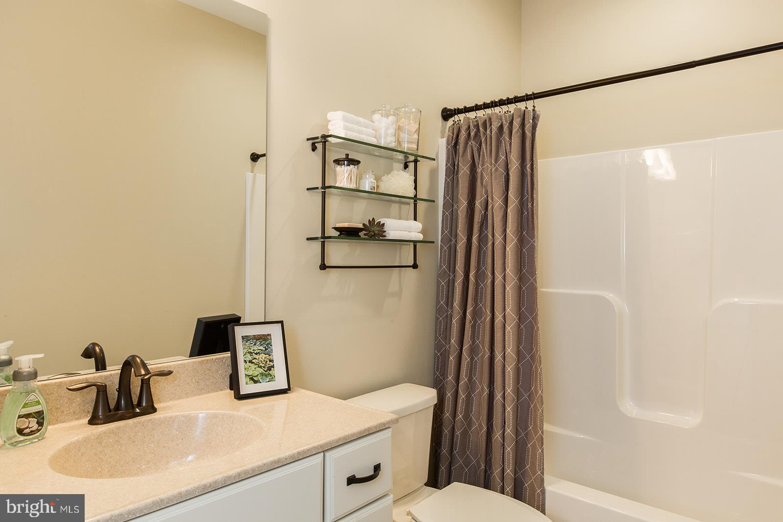 CENTURY OAK - Residential