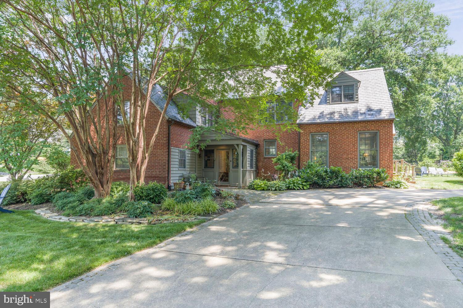 LEE BOULEVARD HEIGHTS - Residential Lease