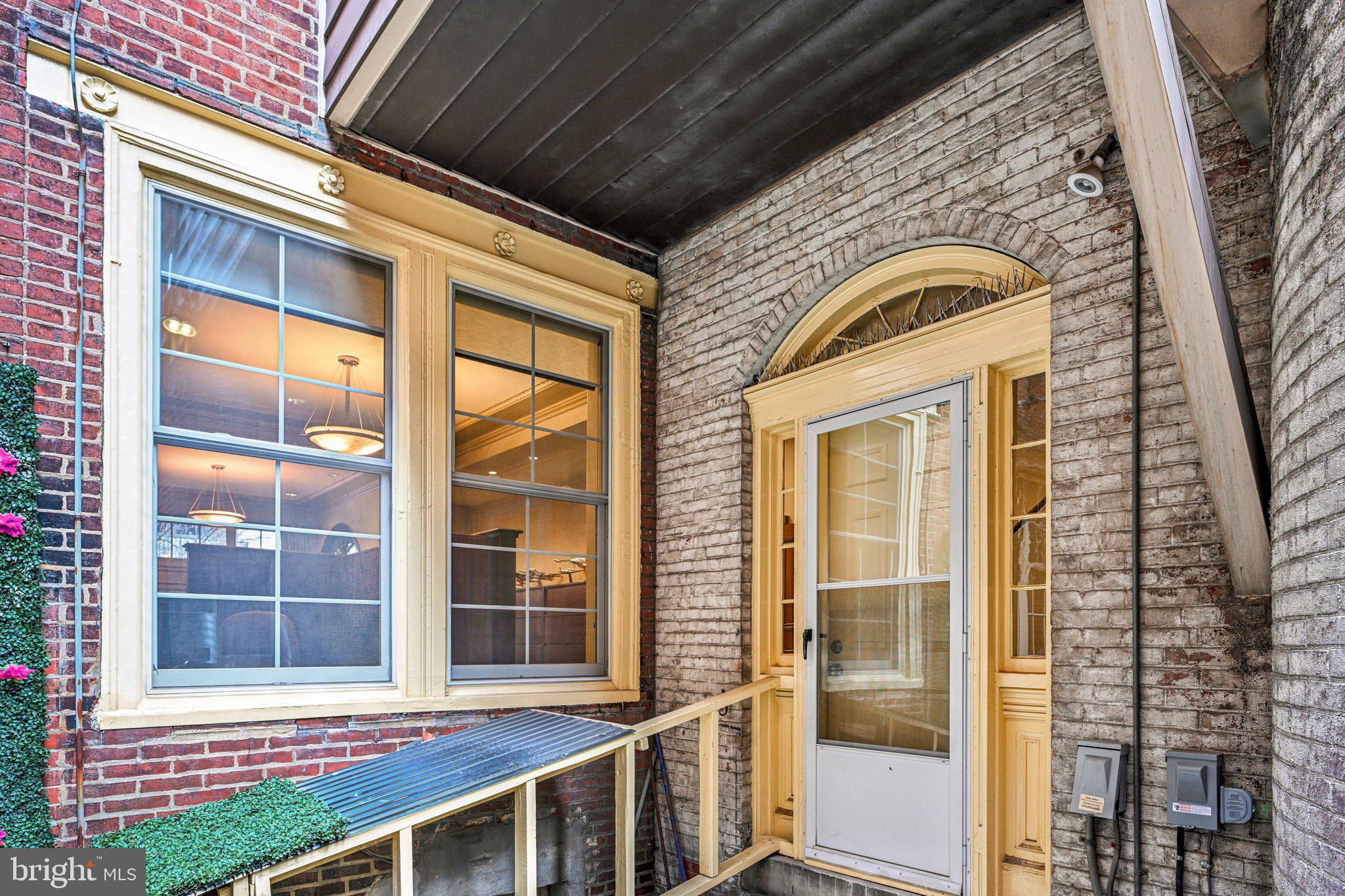 RITTENHOUSE SQUARE - Residential Income
