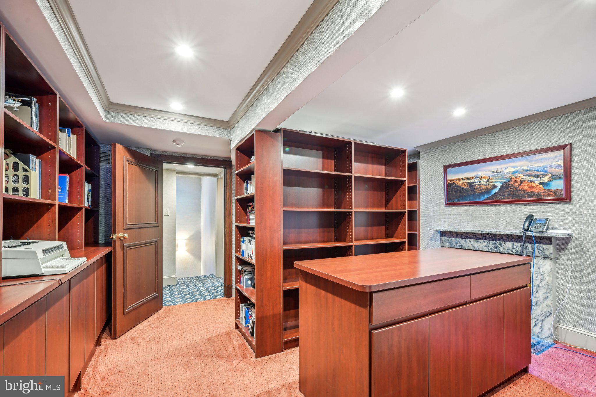 RITTENHOUSE SQUARE - Residential Income