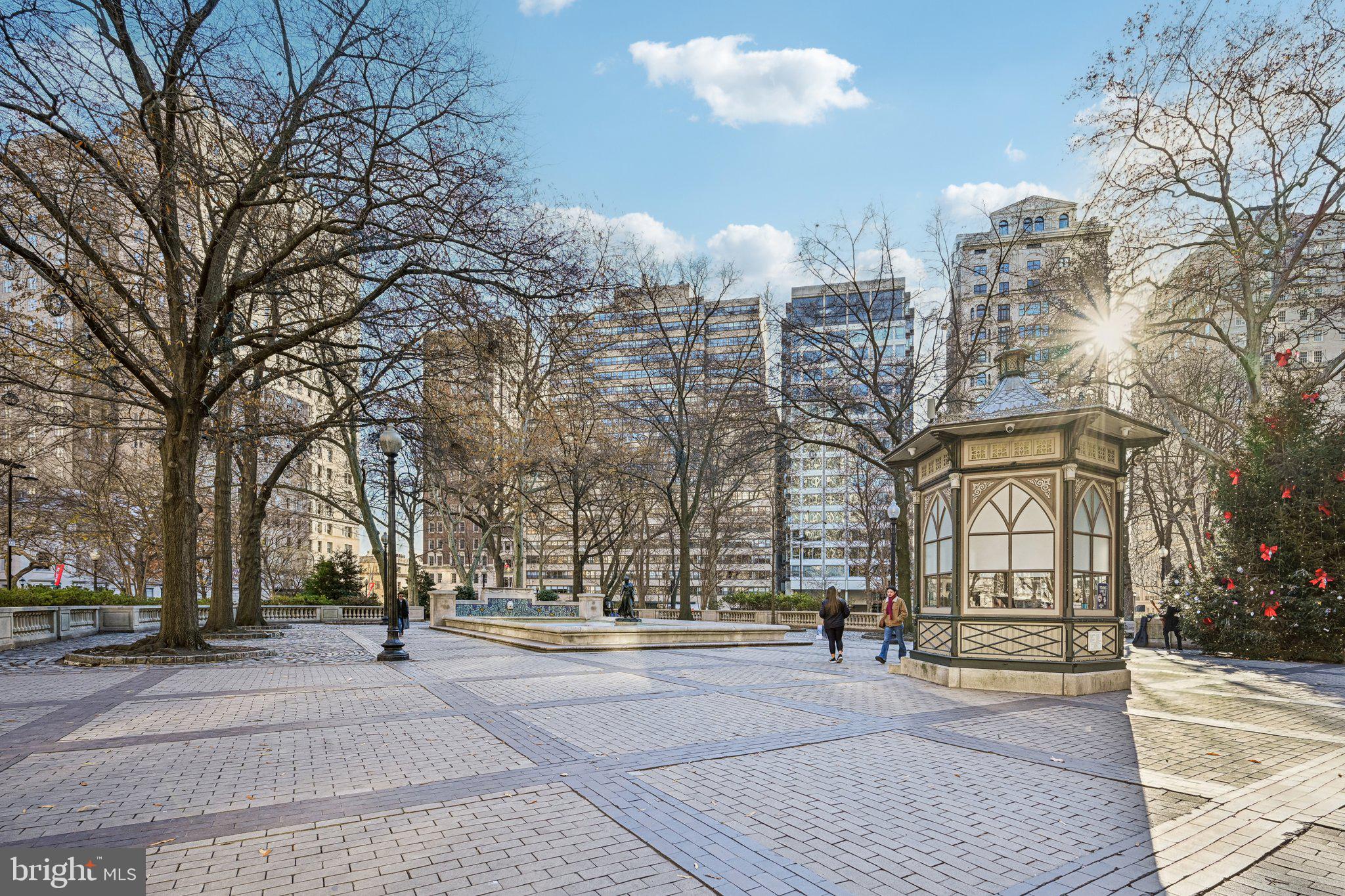 RITTENHOUSE SQUARE - Residential Income