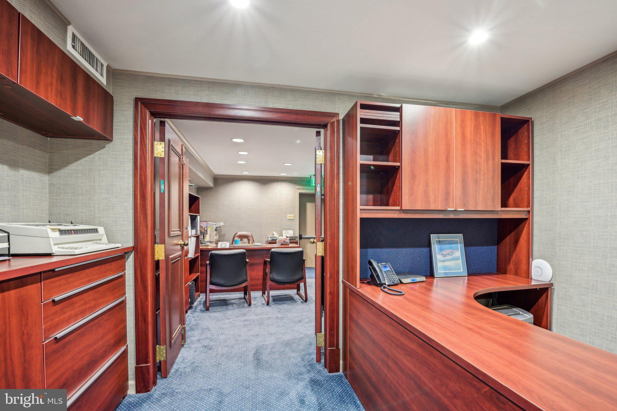 RITTENHOUSE SQUARE - Residential Income