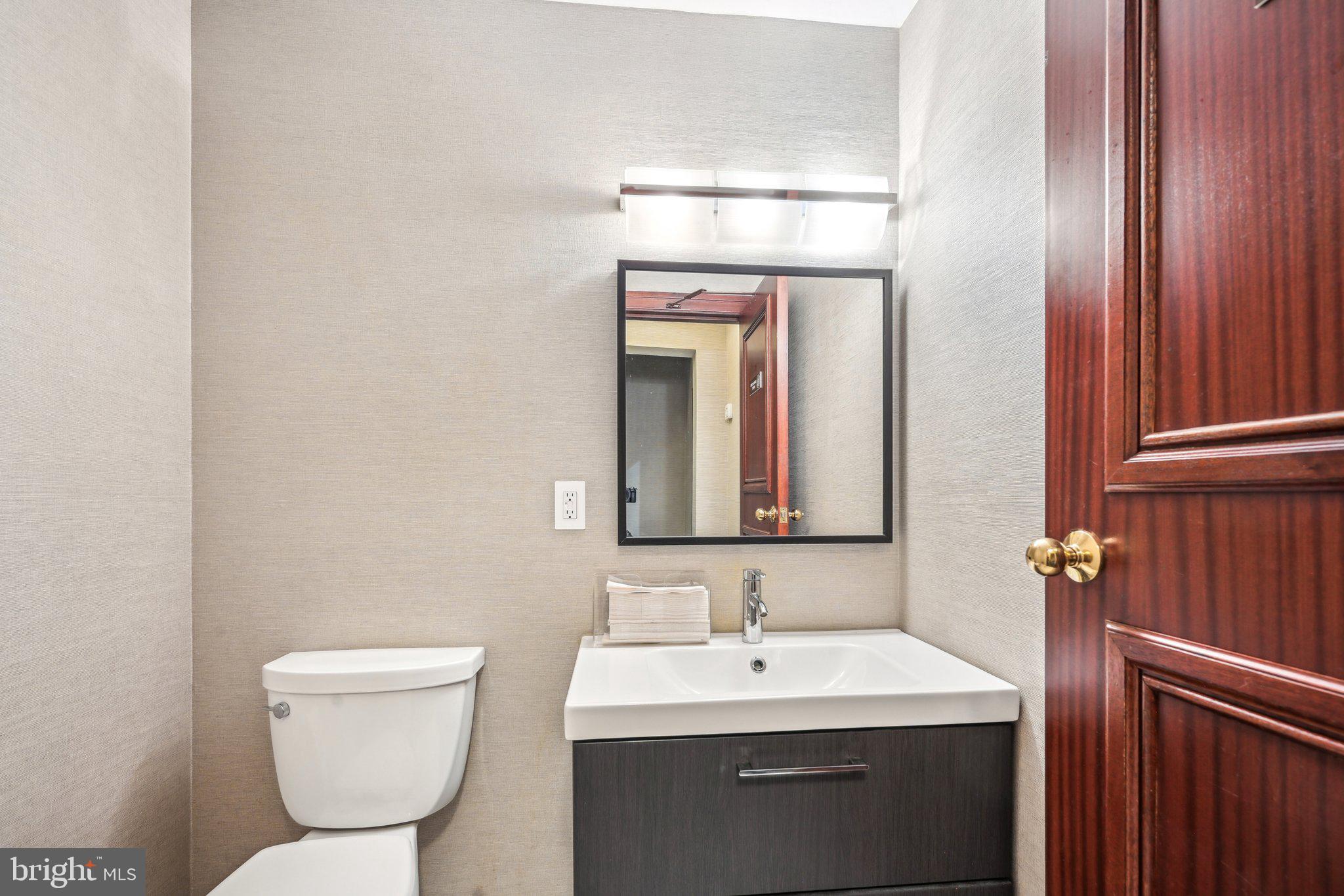 RITTENHOUSE SQUARE - Residential Income