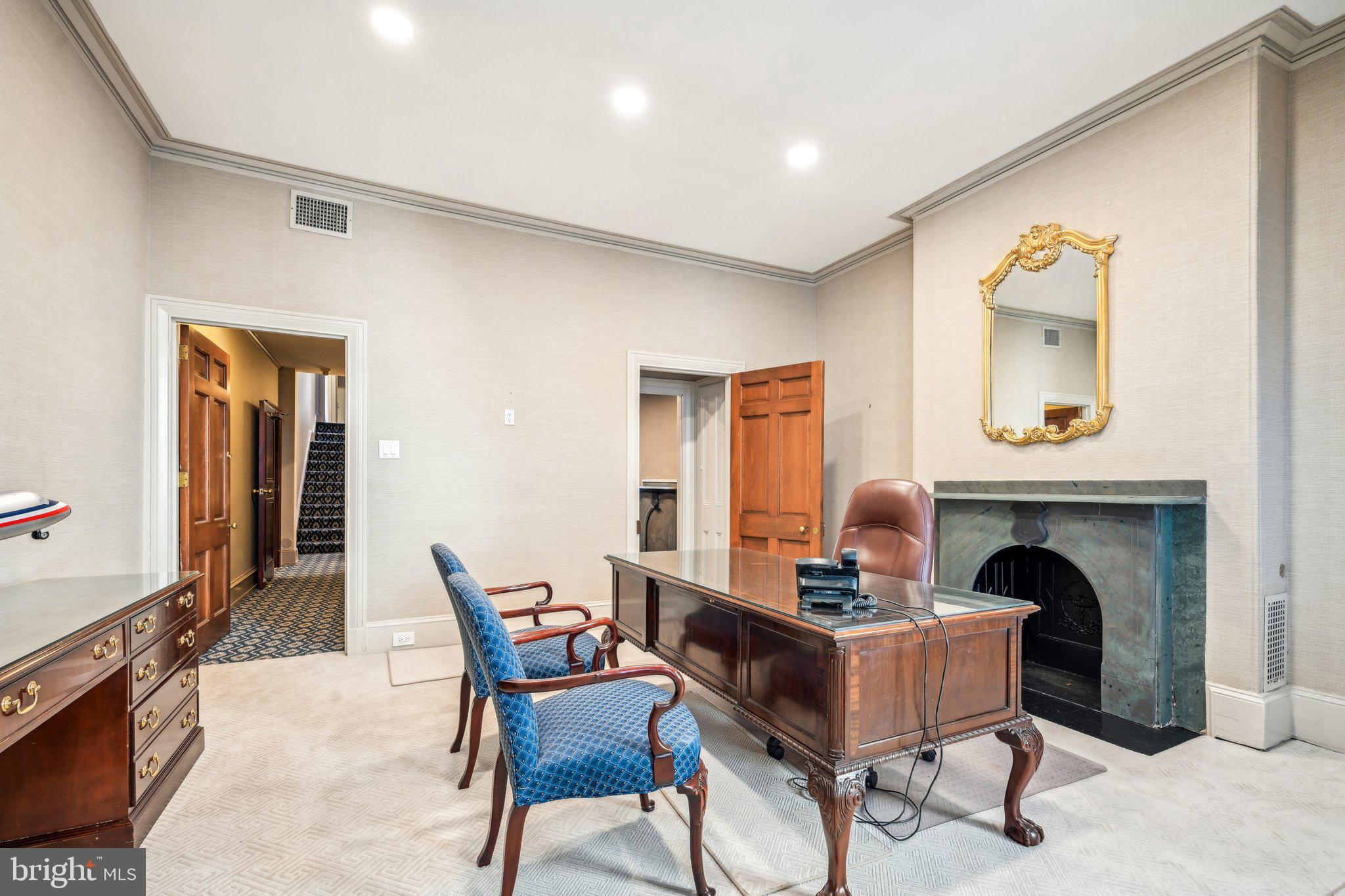 RITTENHOUSE SQUARE - Residential Income