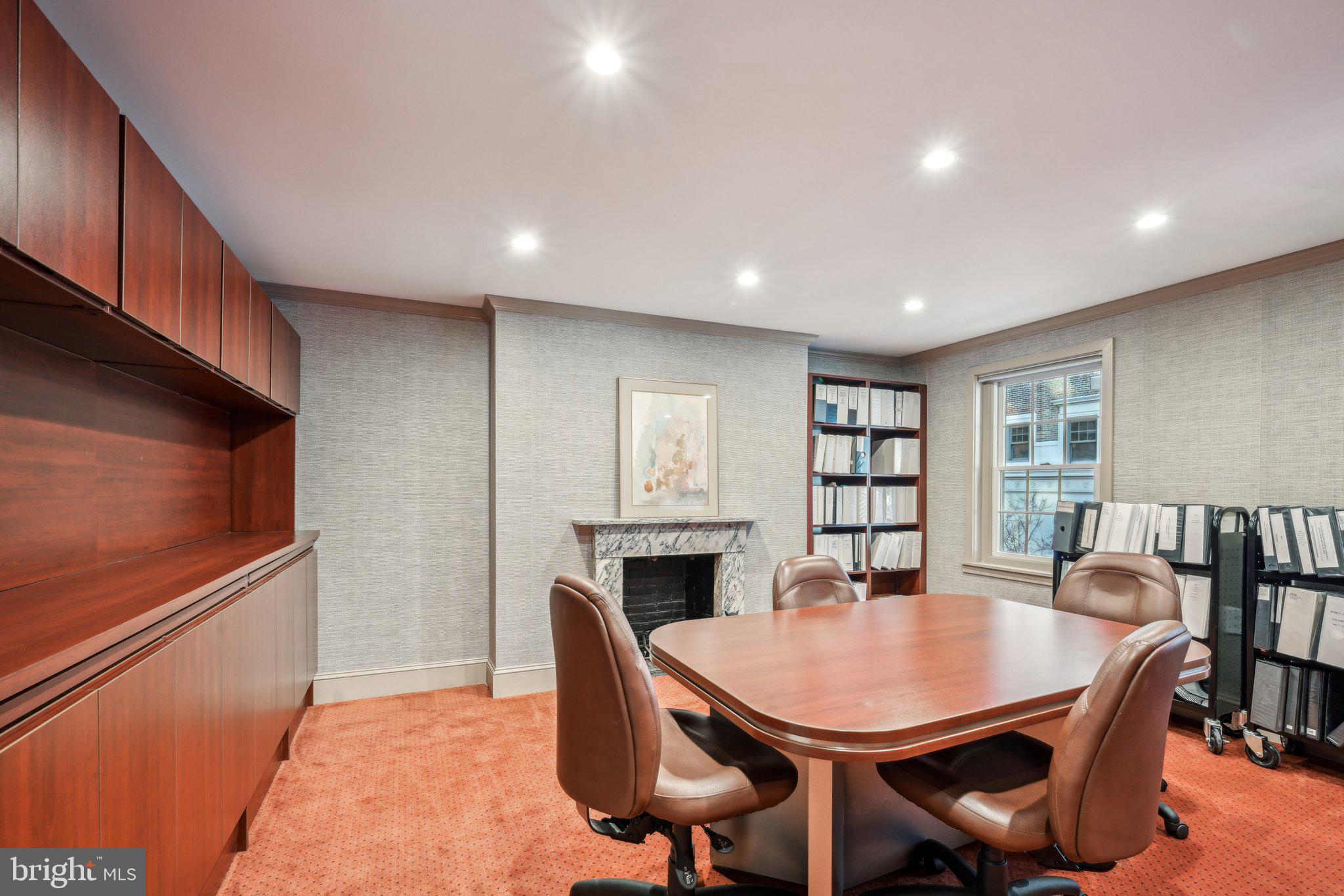 RITTENHOUSE SQUARE - Residential Income