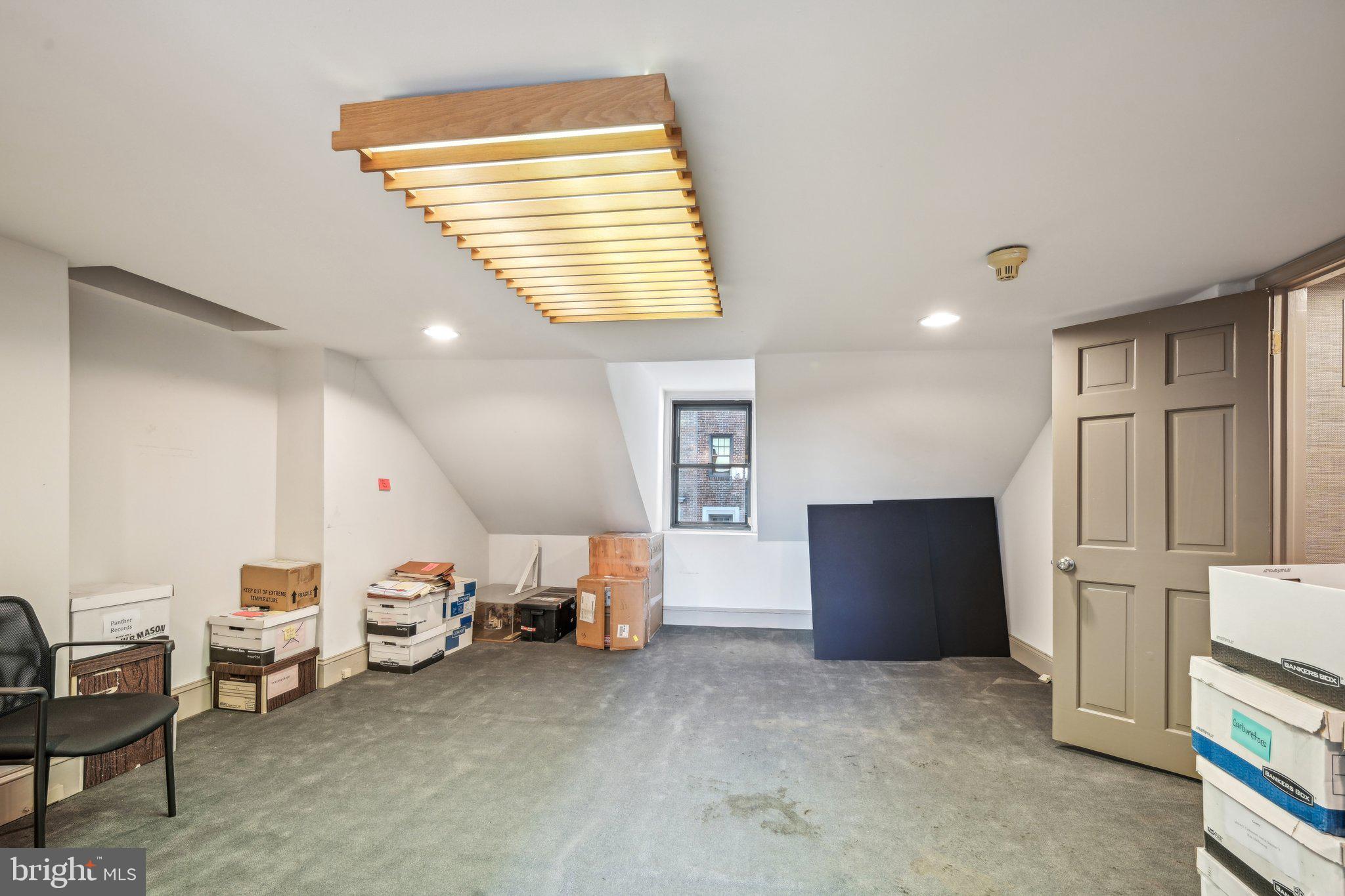 RITTENHOUSE SQUARE - Residential Income