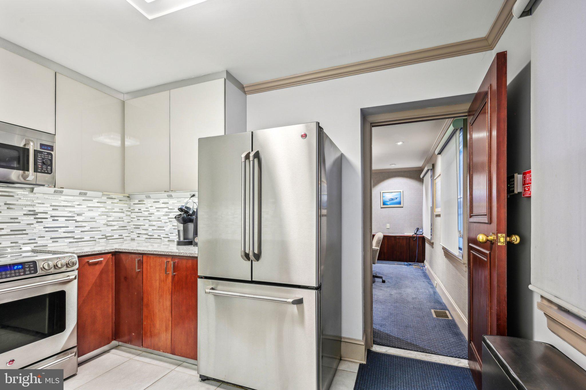RITTENHOUSE SQUARE - Residential Income