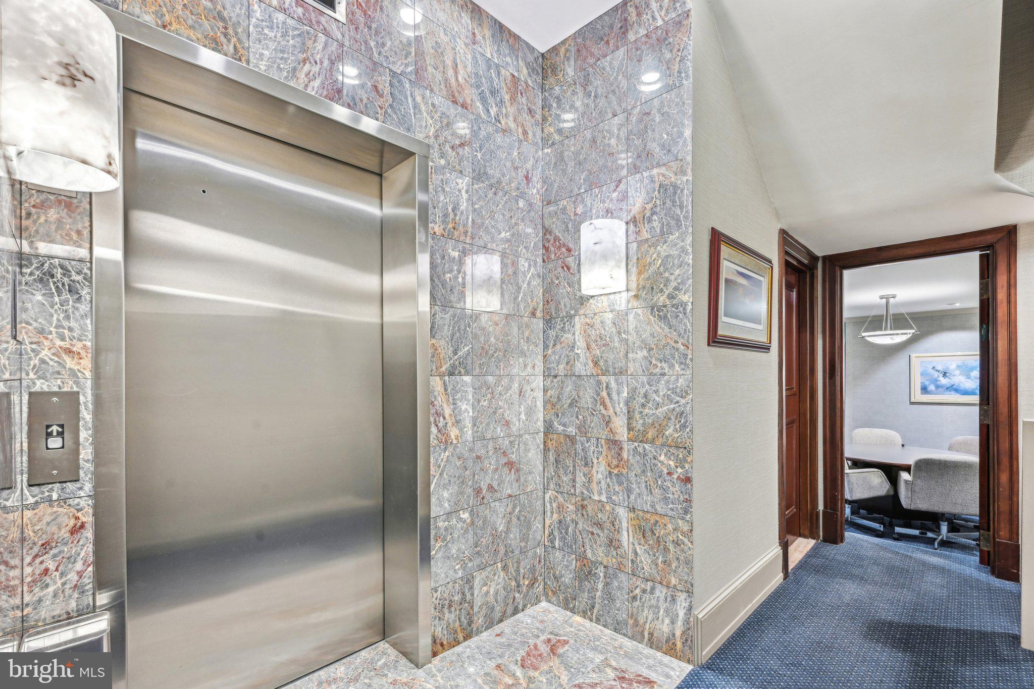 RITTENHOUSE SQUARE - Residential Income