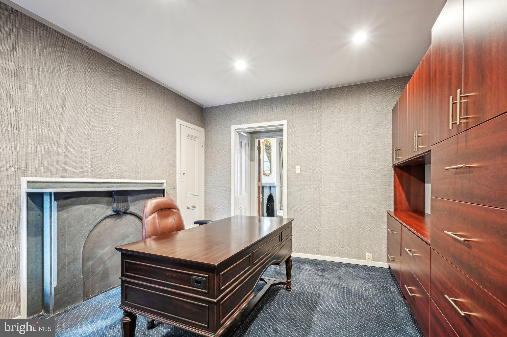 RITTENHOUSE SQUARE - Residential Income