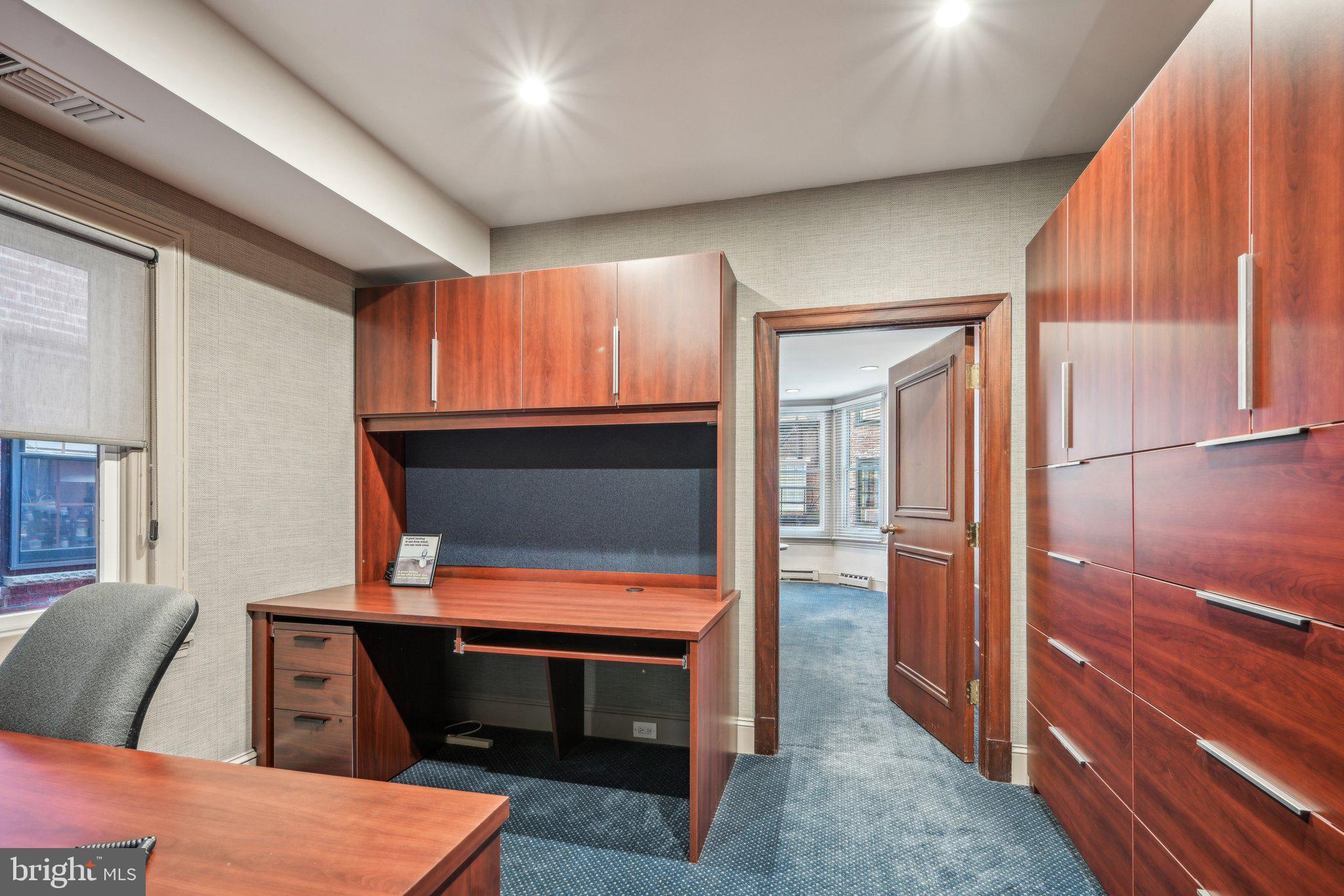 RITTENHOUSE SQUARE - Residential Income