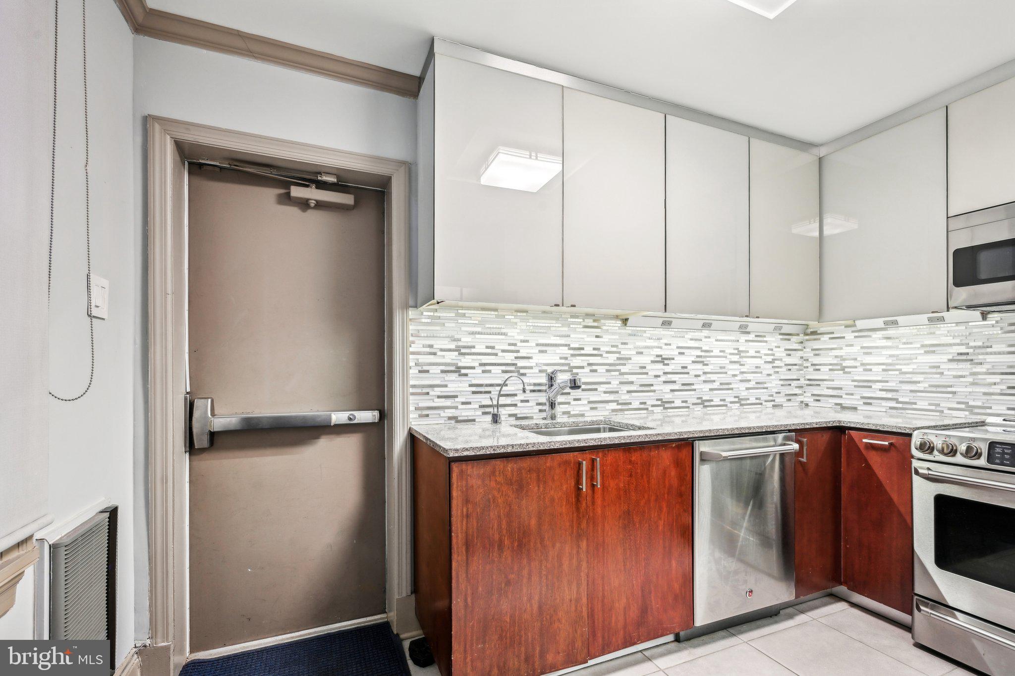 RITTENHOUSE SQUARE - Residential Income