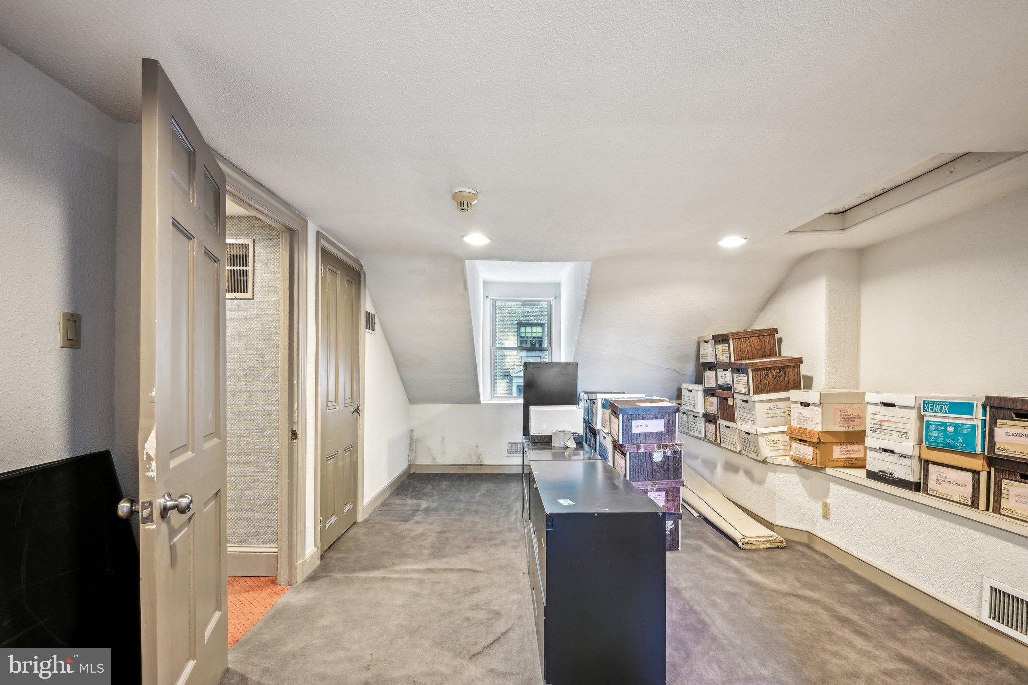 RITTENHOUSE SQUARE - Residential Income