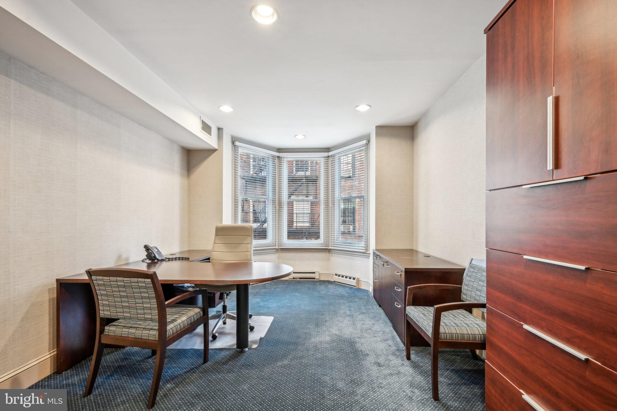 RITTENHOUSE SQUARE - Residential Income