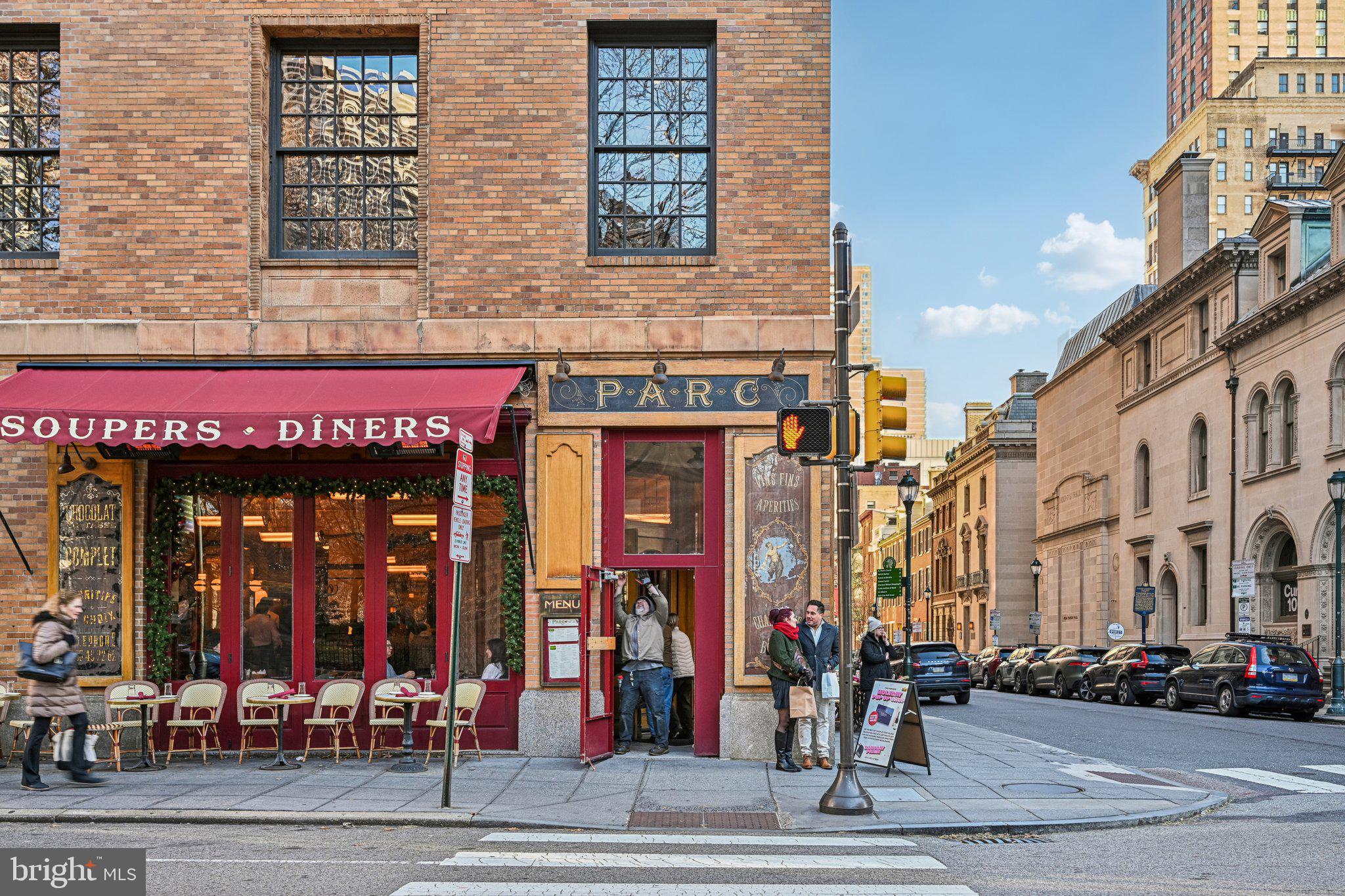 RITTENHOUSE SQUARE - Residential Income