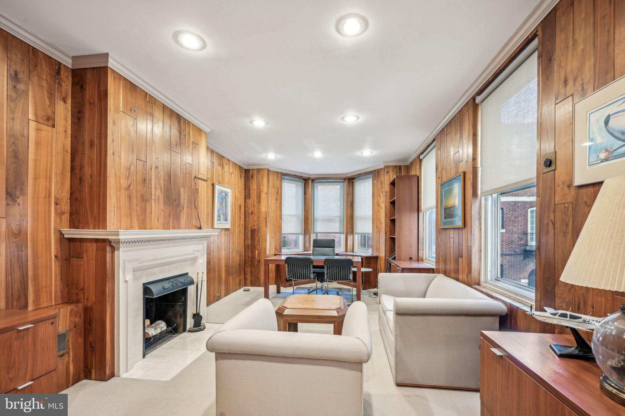 RITTENHOUSE SQUARE - Residential Income