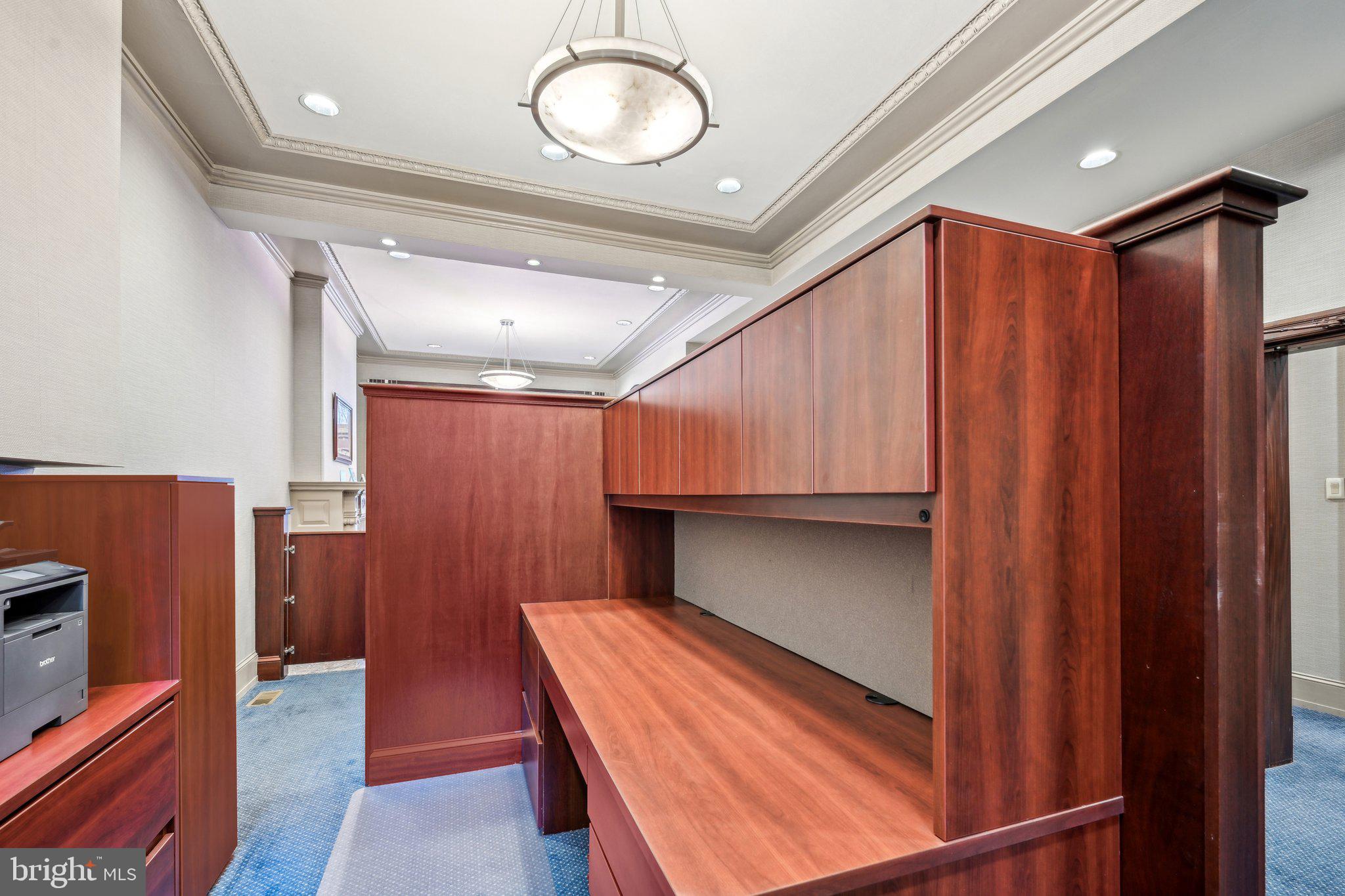 RITTENHOUSE SQUARE - Residential Income