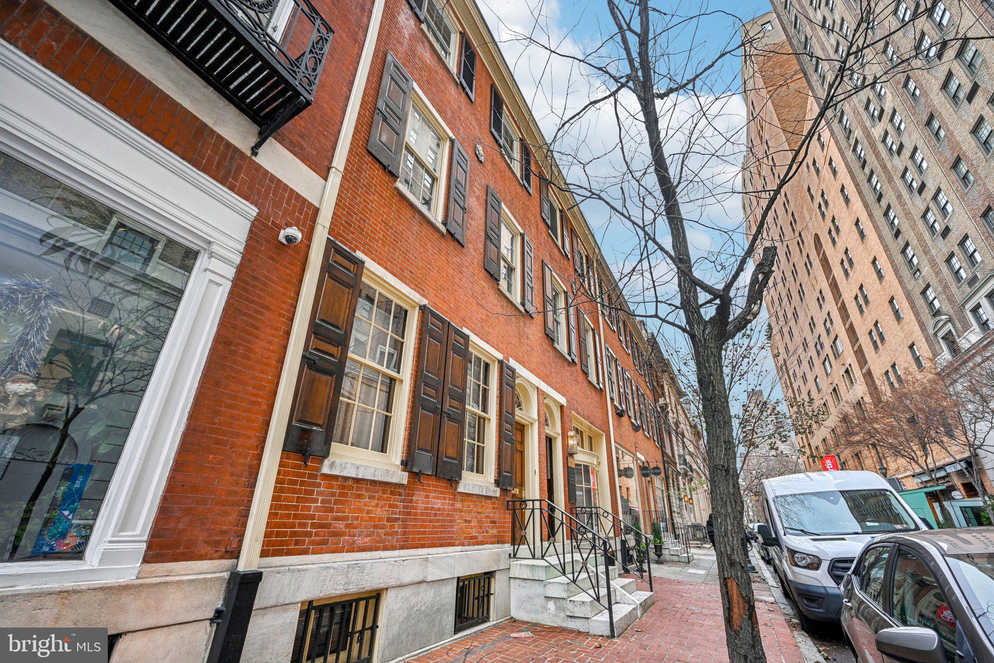 RITTENHOUSE SQUARE - Residential Income