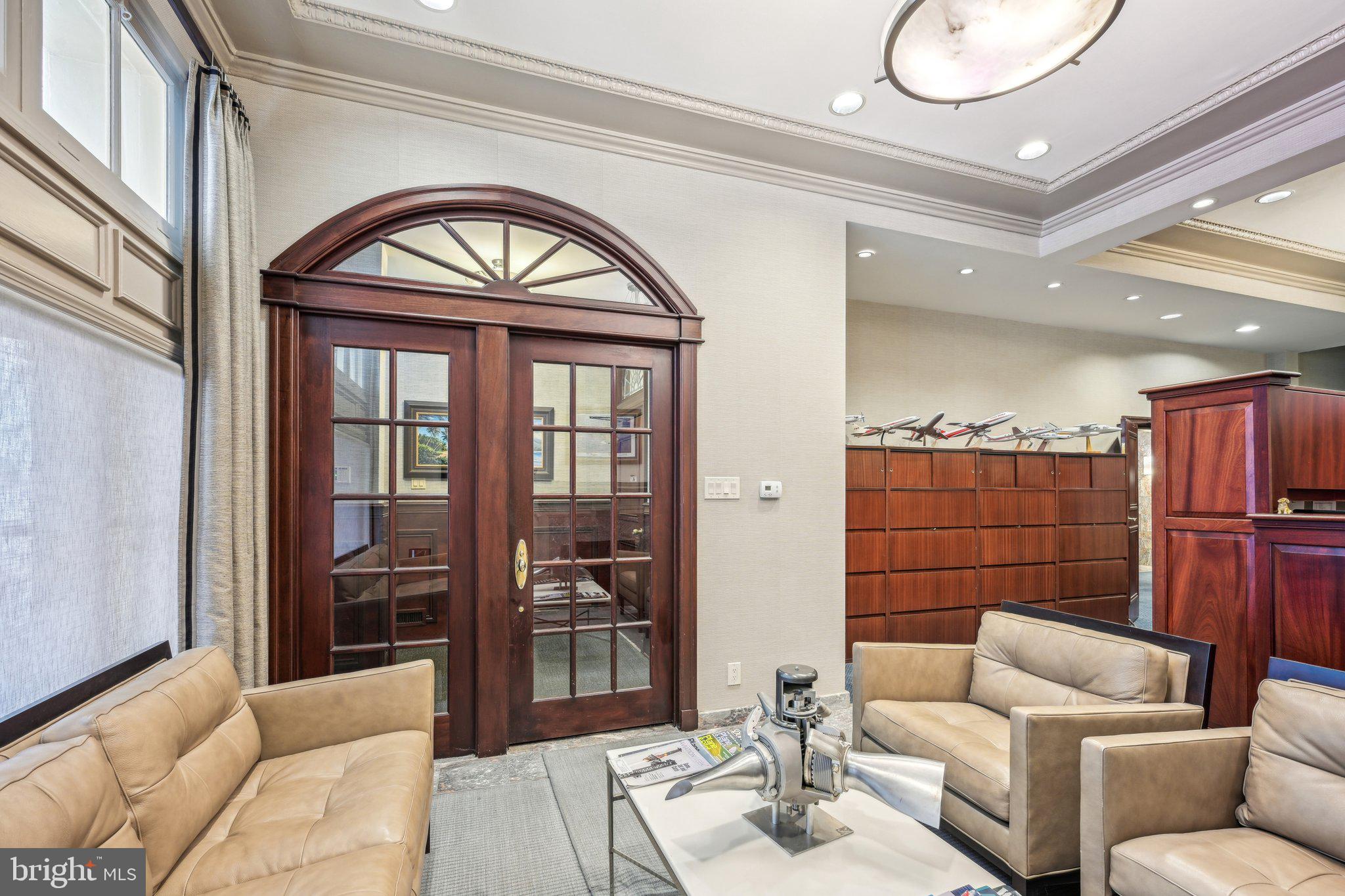 RITTENHOUSE SQUARE - Residential Income