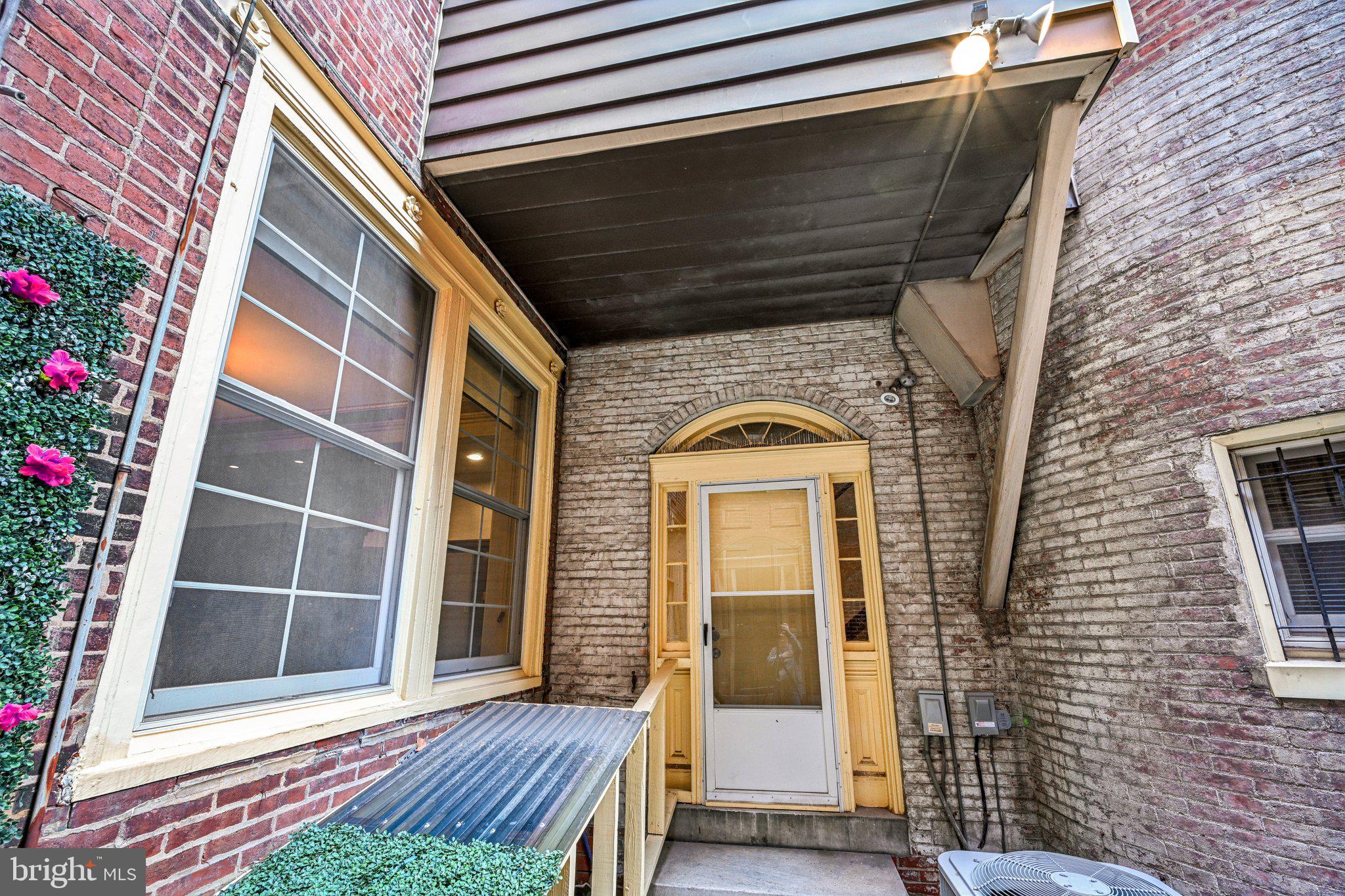 RITTENHOUSE SQUARE - Residential Income