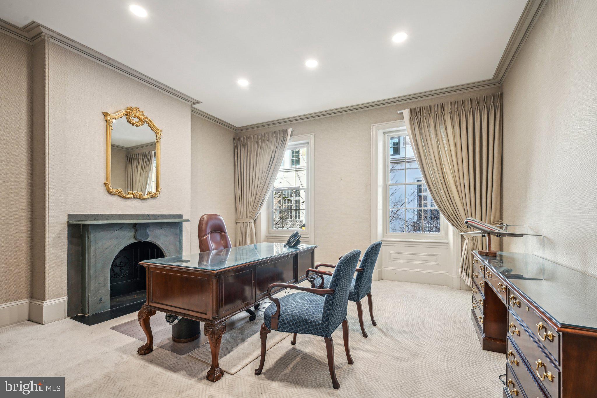 RITTENHOUSE SQUARE - Residential Income
