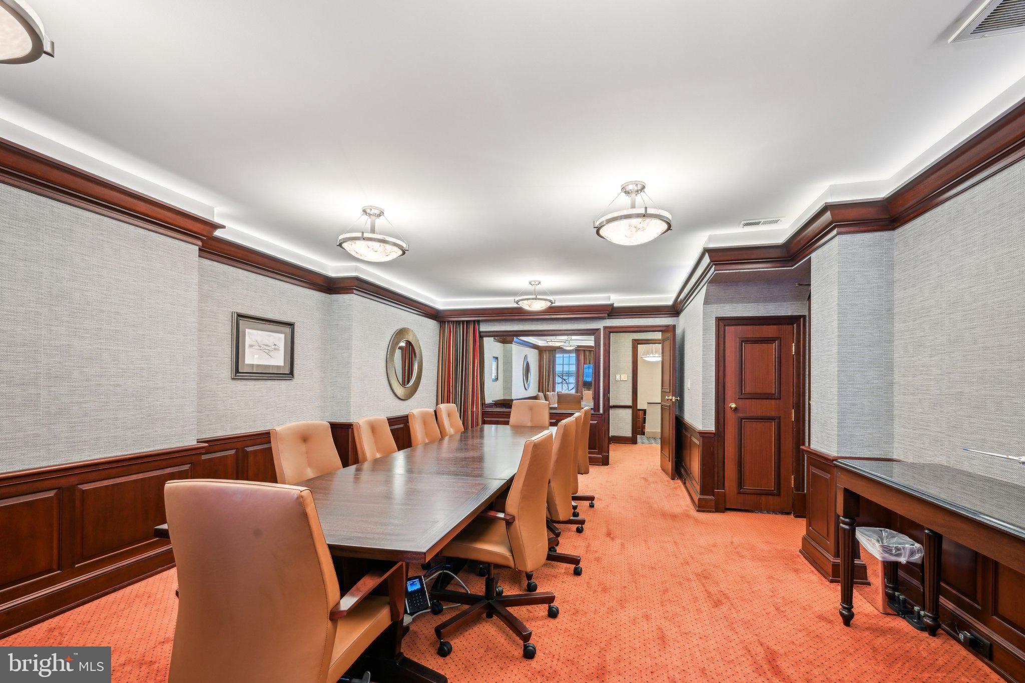 RITTENHOUSE SQUARE - Residential Income