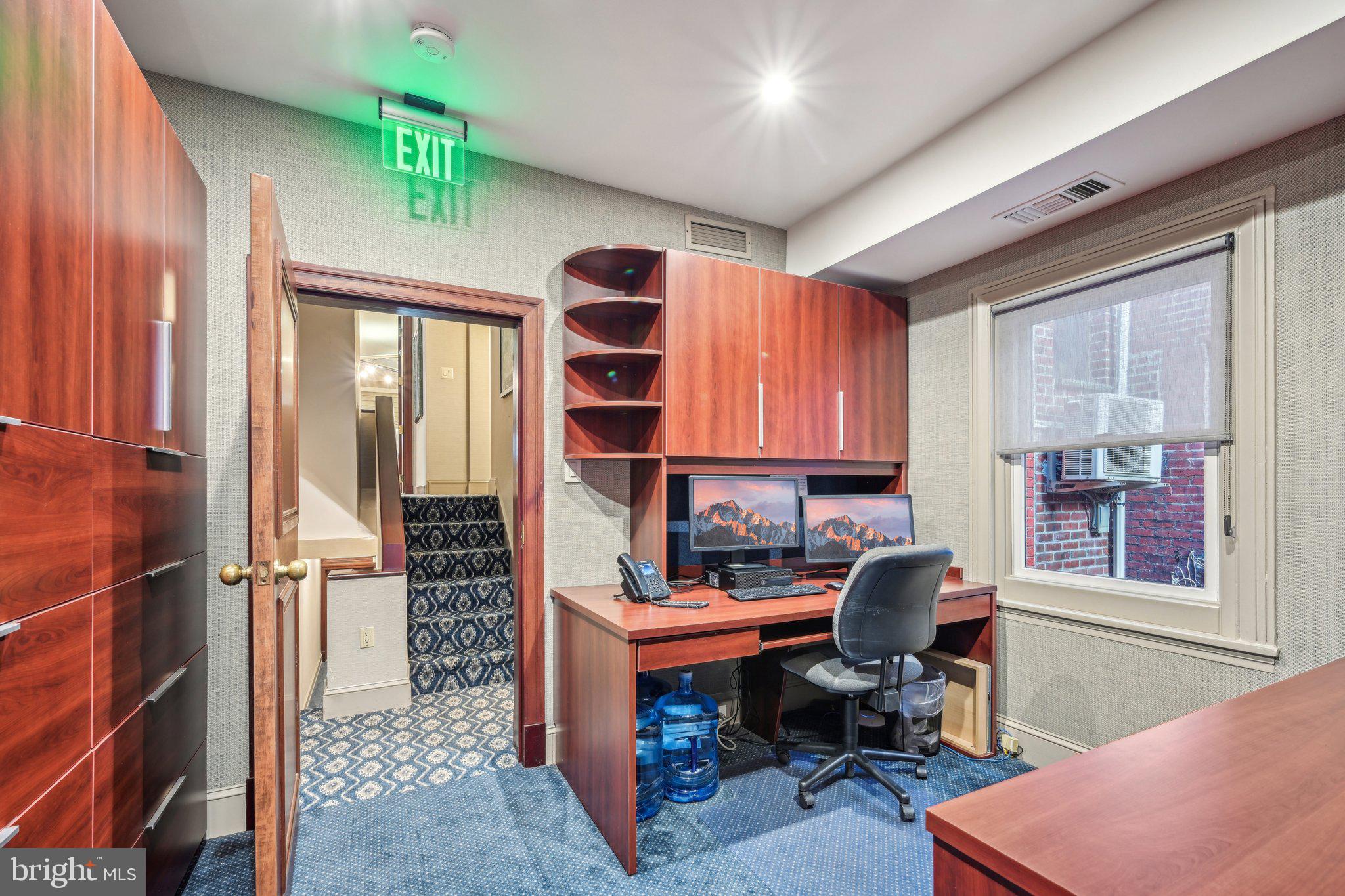 RITTENHOUSE SQUARE - Residential Income