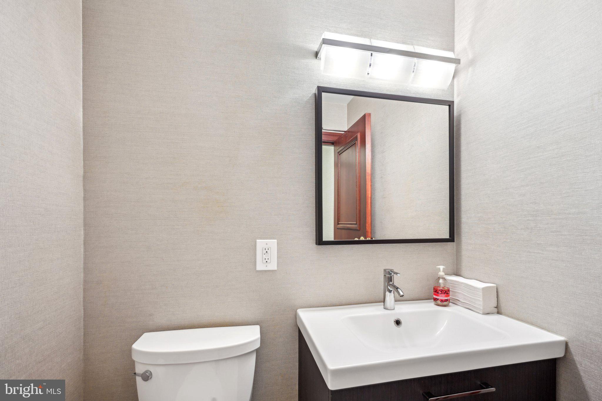 RITTENHOUSE SQUARE - Residential Income