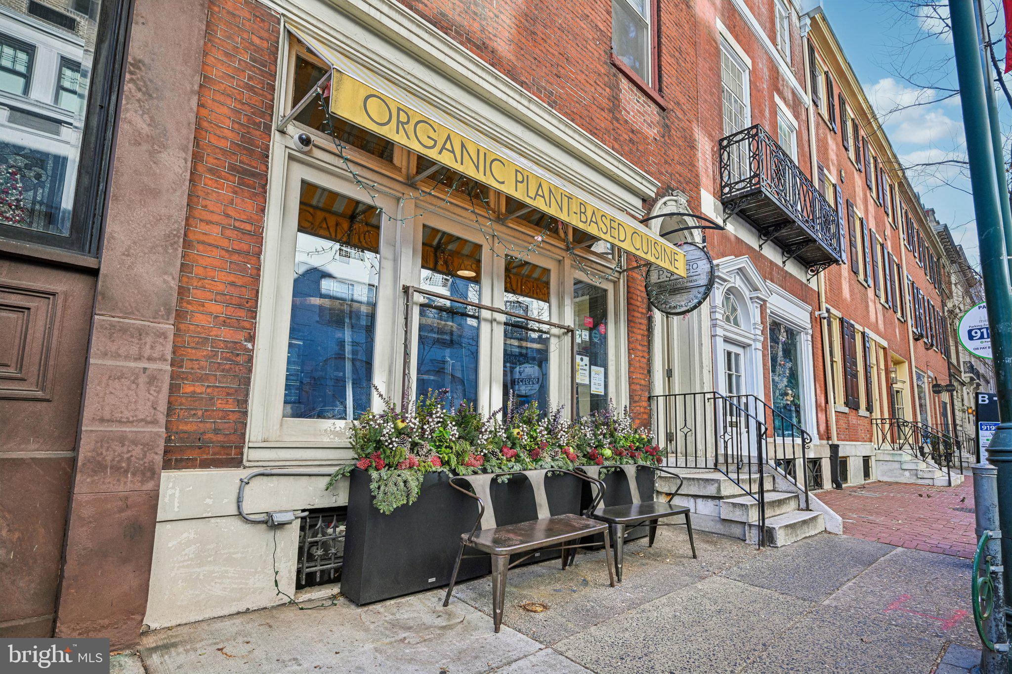 RITTENHOUSE SQUARE - Residential Income