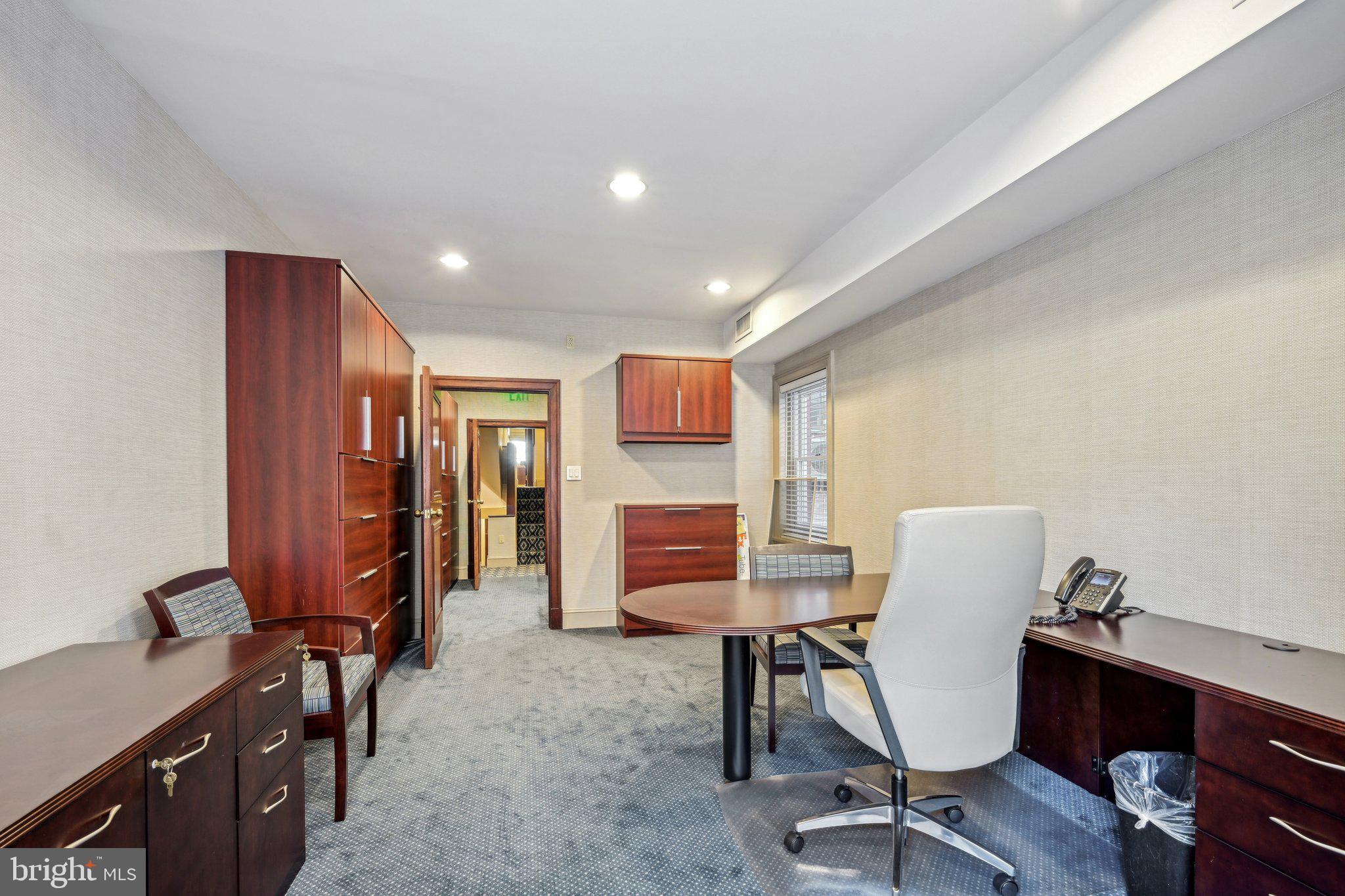 RITTENHOUSE SQUARE - Residential Income
