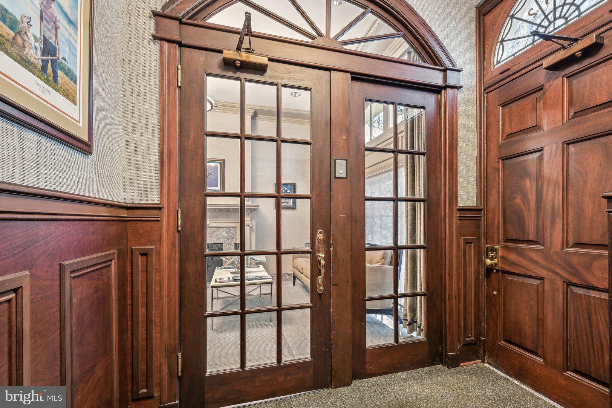 RITTENHOUSE SQUARE - Residential Income