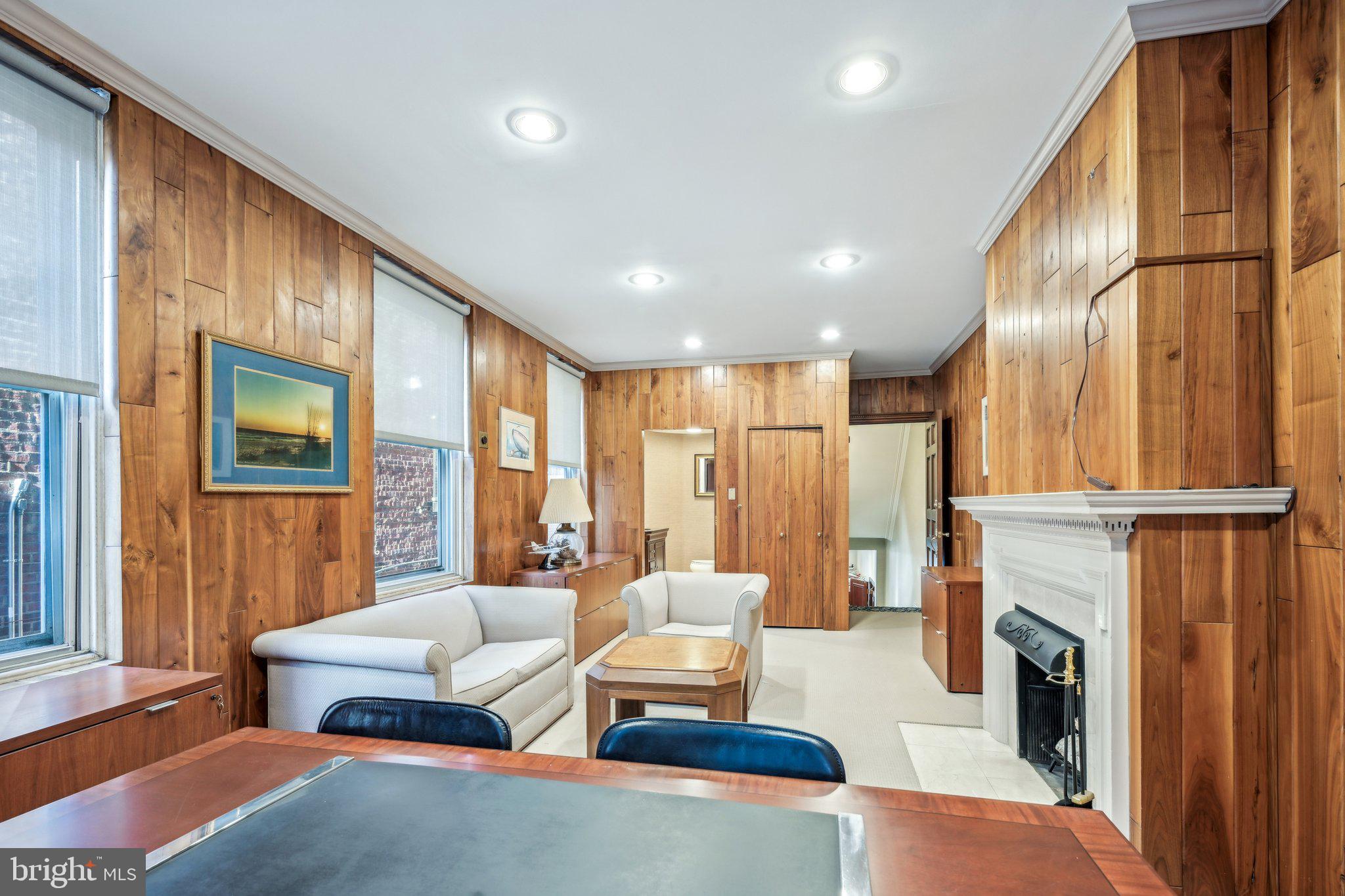 RITTENHOUSE SQUARE - Residential Income