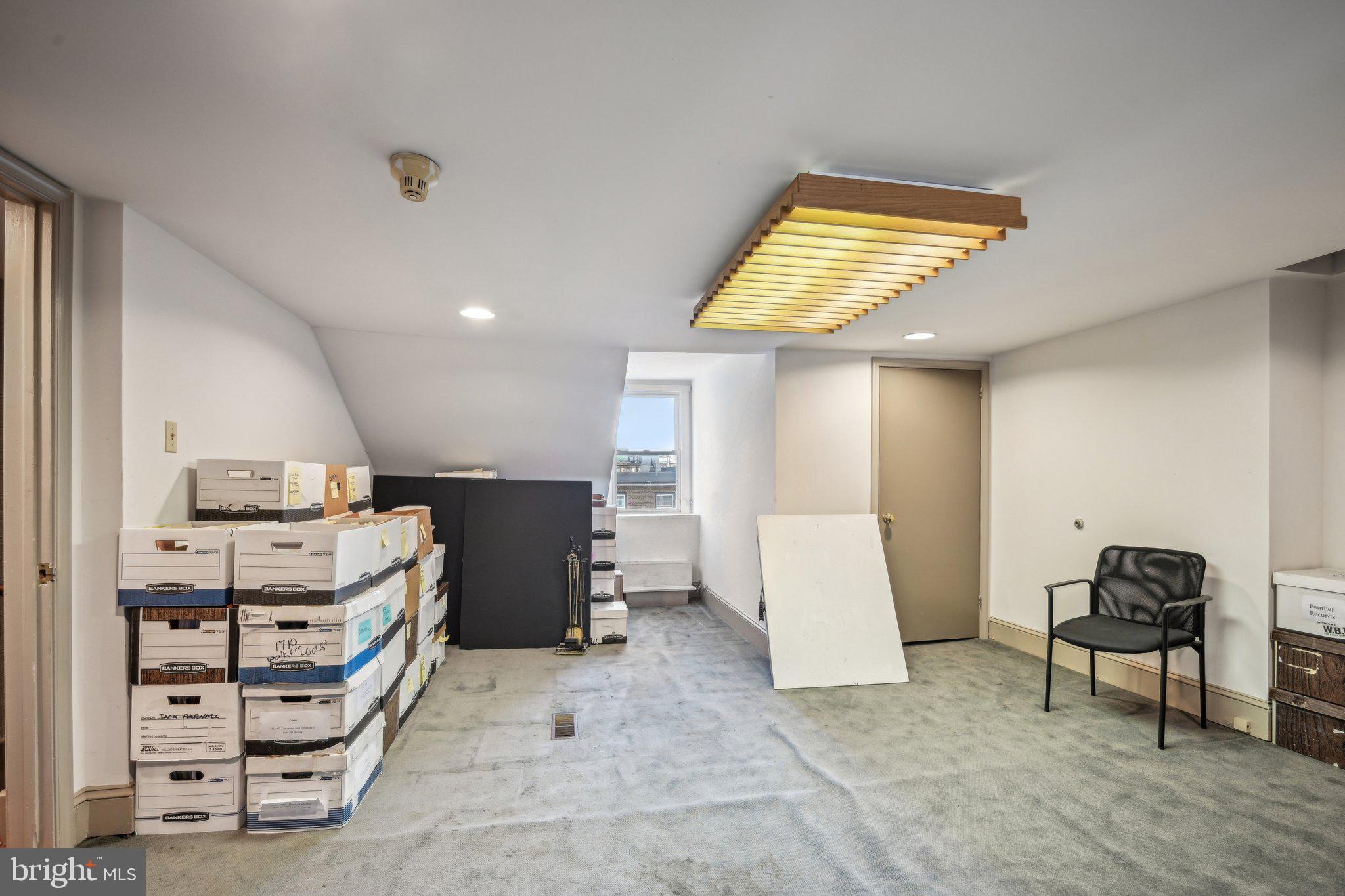 RITTENHOUSE SQUARE - Residential Income