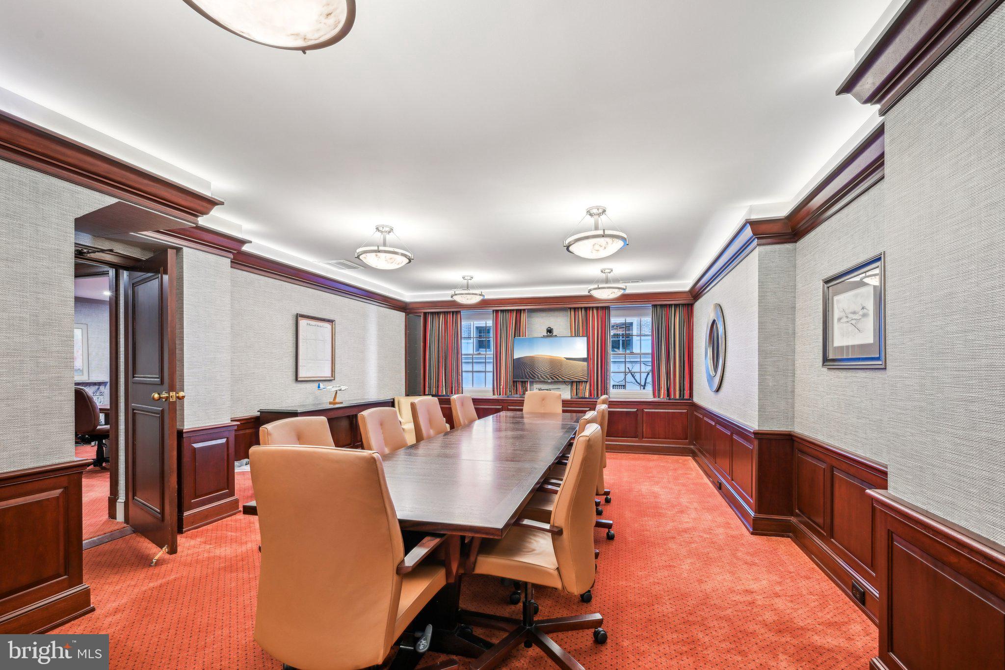 RITTENHOUSE SQUARE - Residential Income