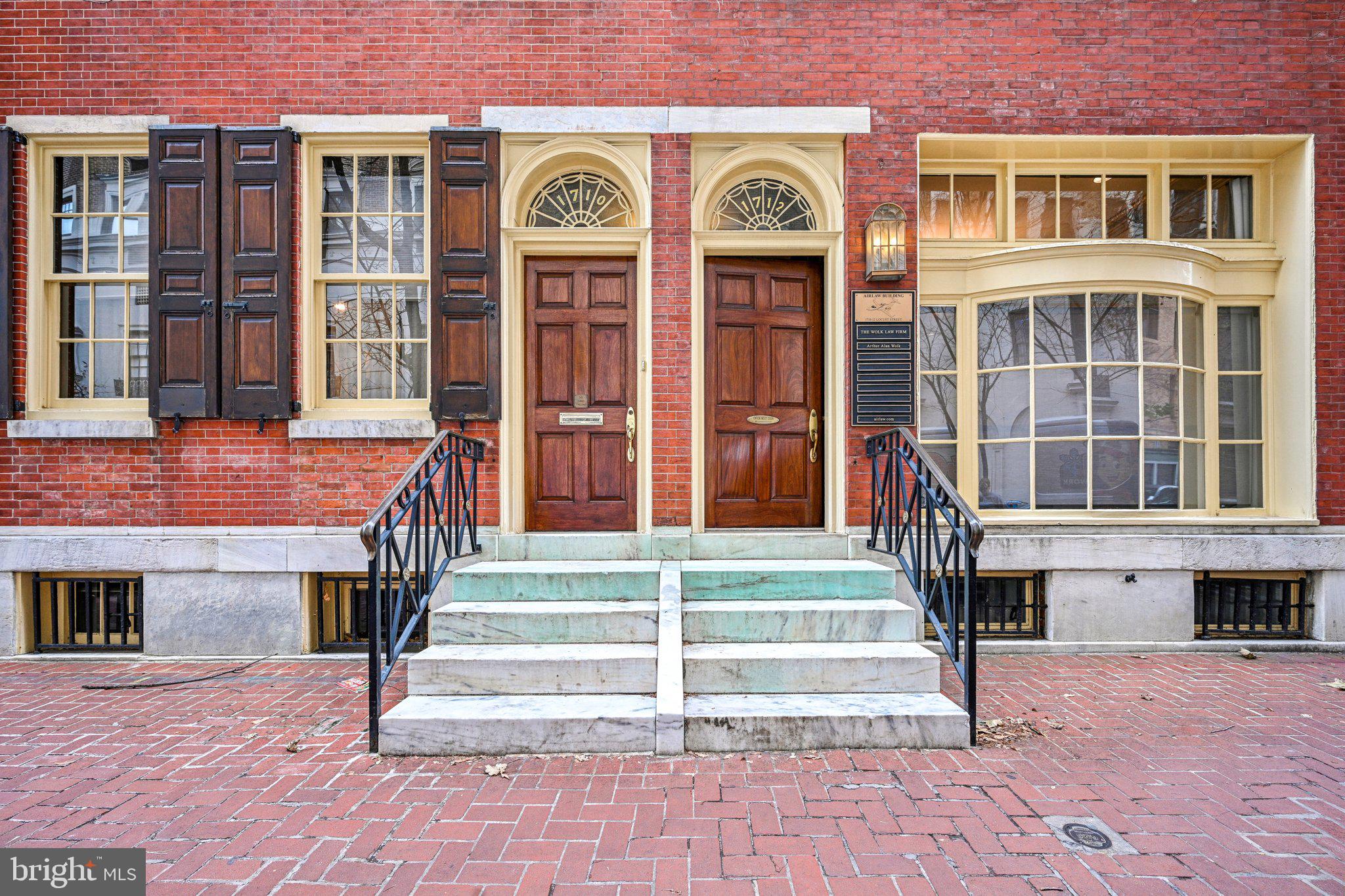 1710 LOCUST STREET 12