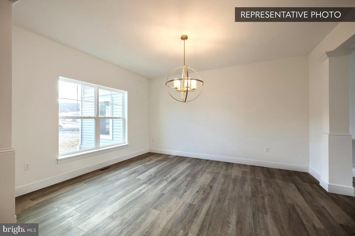 LINDEN PLAN AT OAK MEADOWS ESTATES