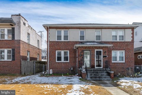 Townhouse For Sale - 271 N Broad Street<br/> CARNEYS POINT, NJ 08069