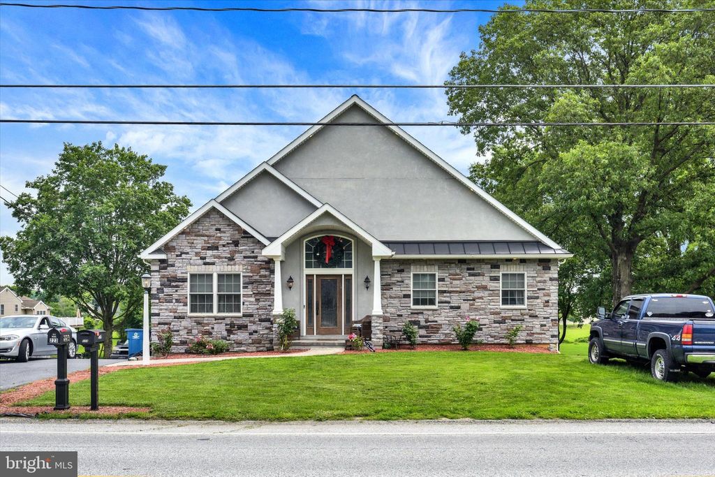 Photo of 223 Colebrook Road, ELIZABETHTOWN, PA 17022 (MLS # PALA2071220)