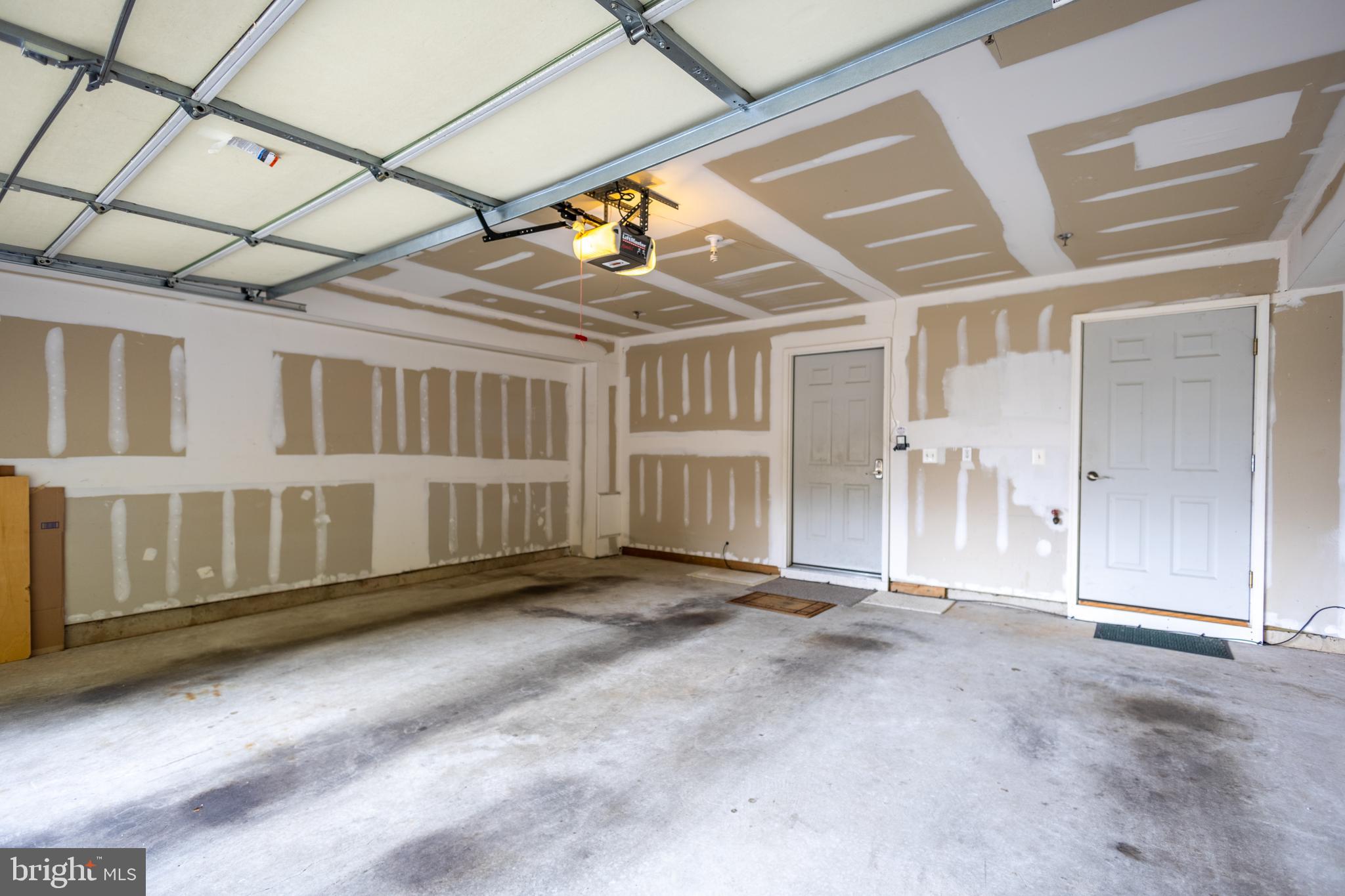 DERWOOD - Residential Lease