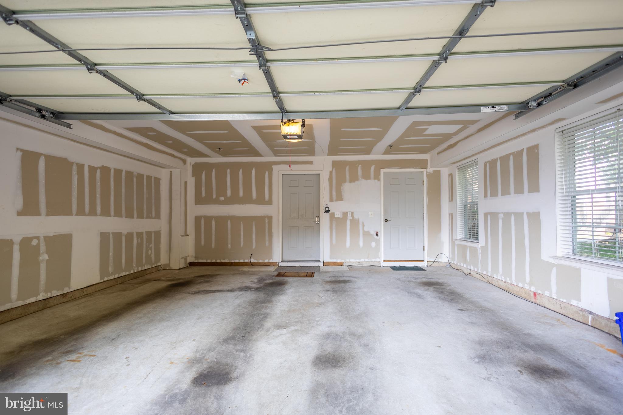 DERWOOD - Residential Lease