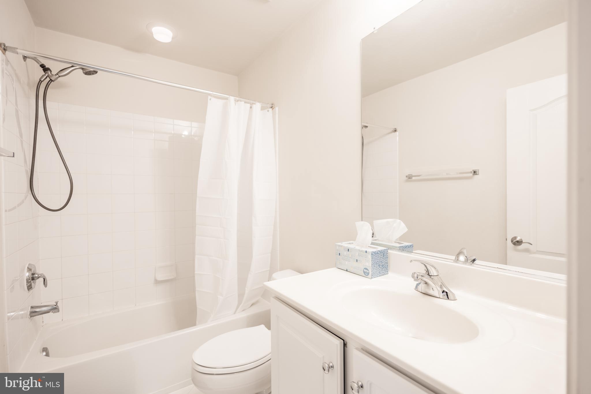 DERWOOD - Residential Lease