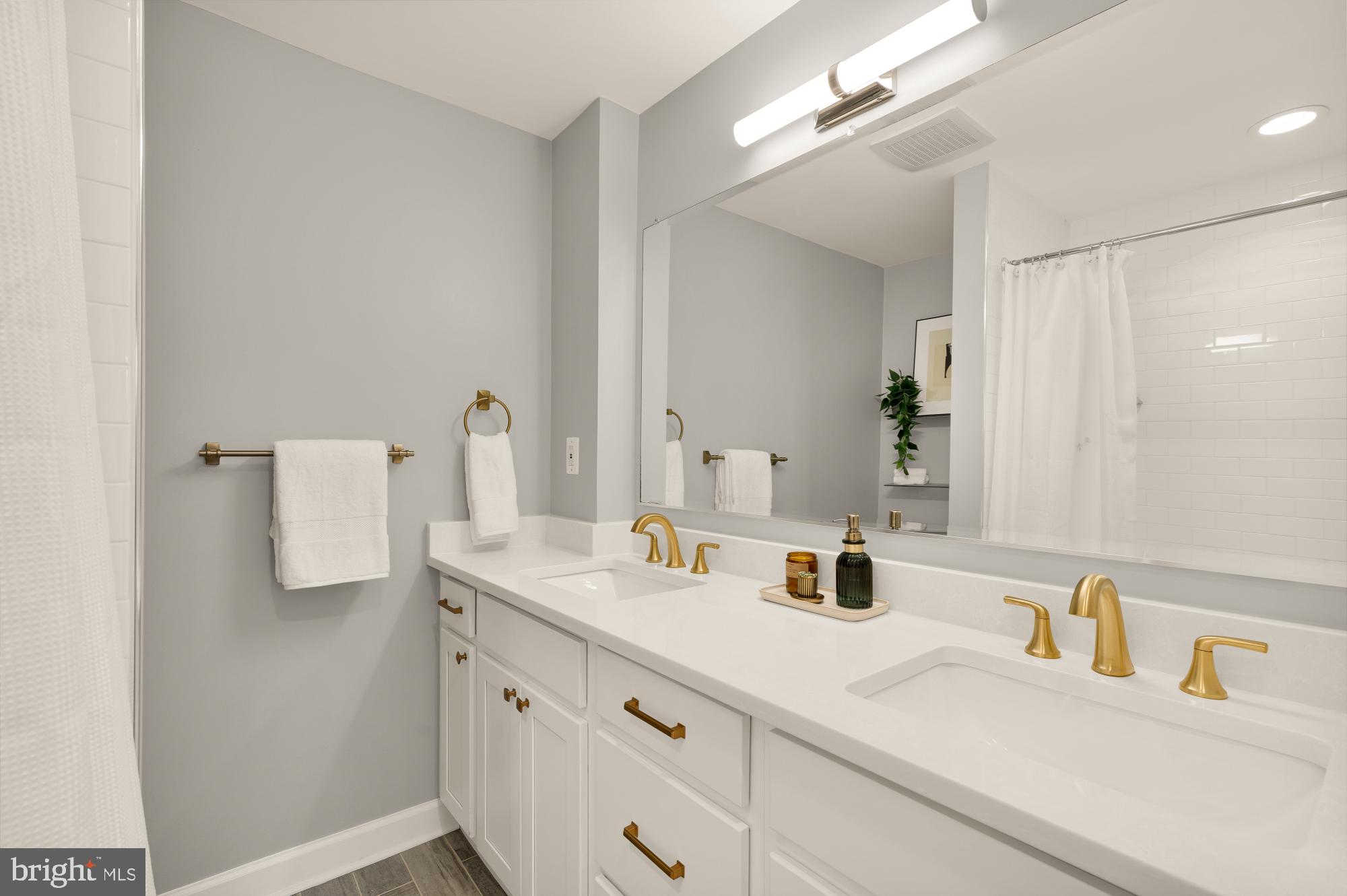 PINEWOOD GREENS - Residential