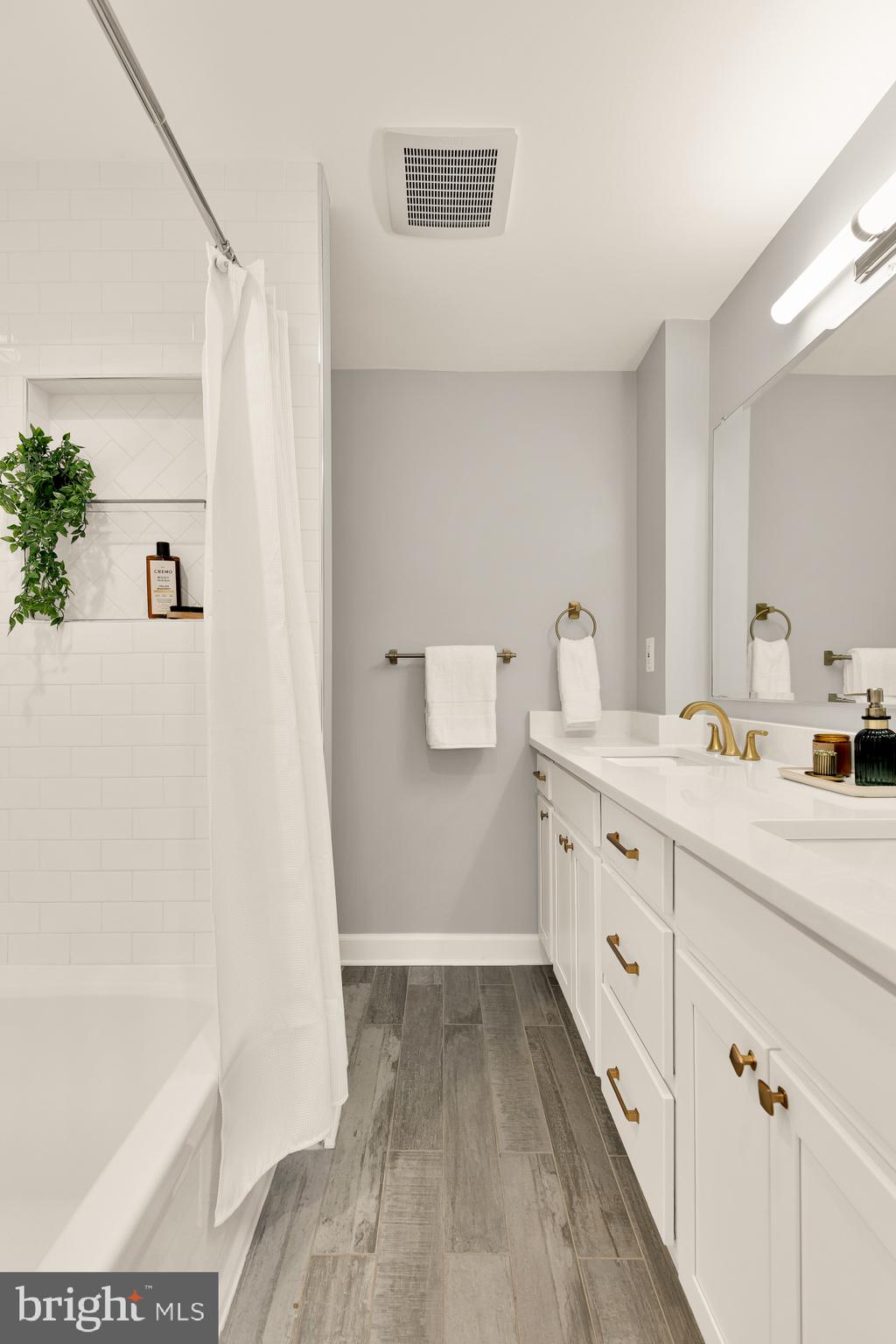 PINEWOOD GREENS - Residential