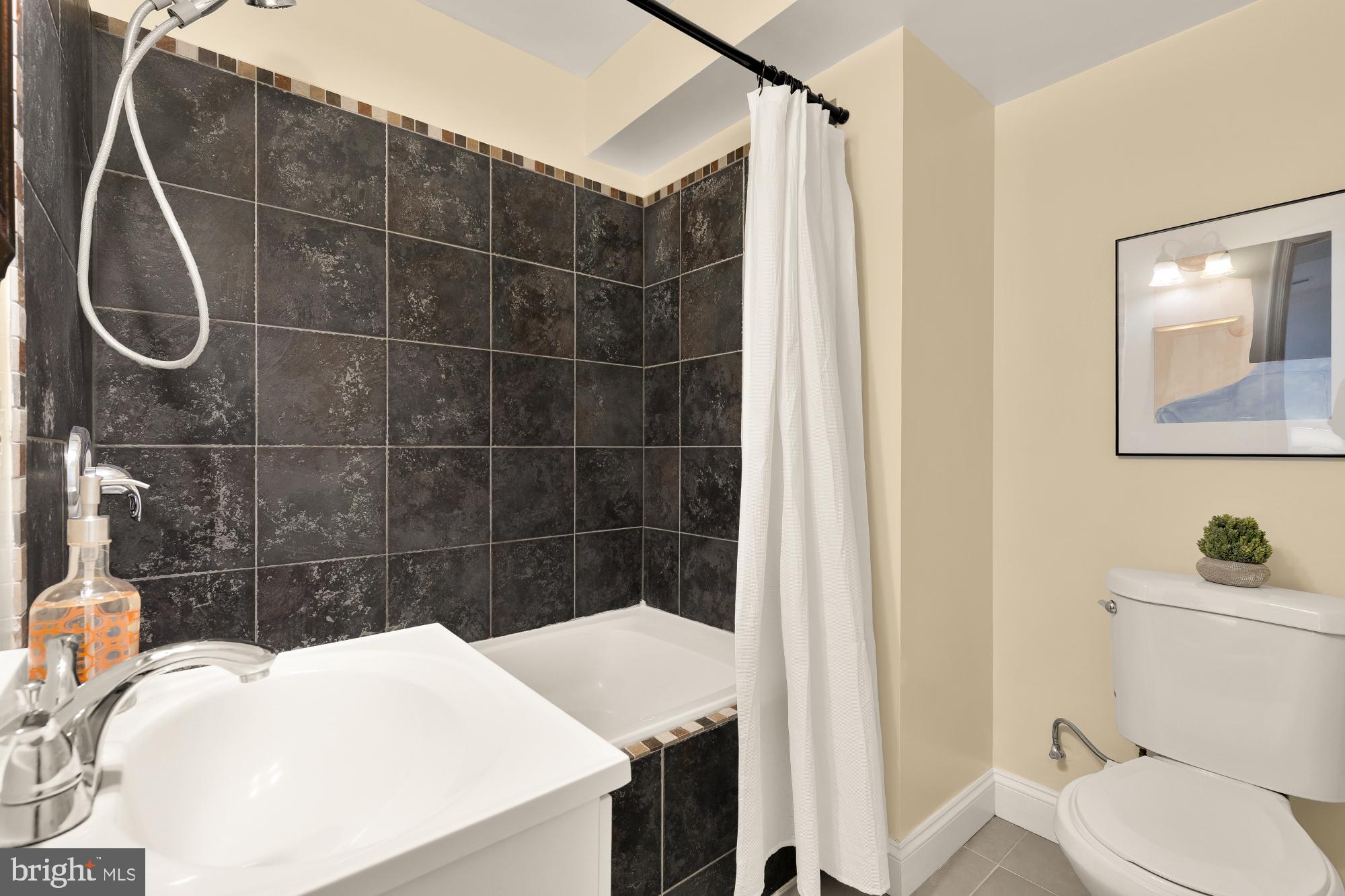 PINEWOOD GREENS - Residential