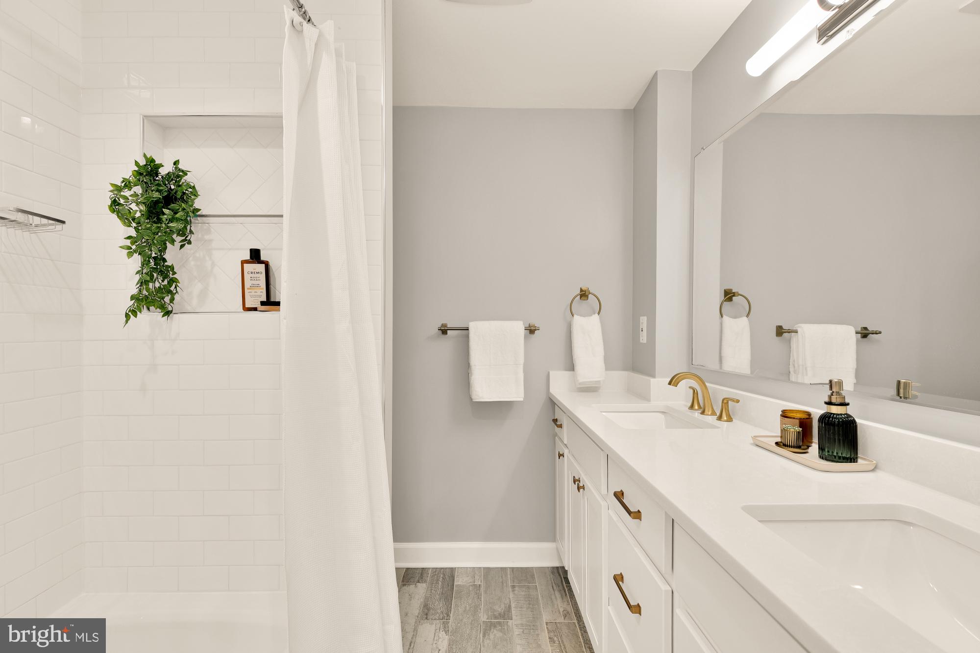 PINEWOOD GREENS - Residential