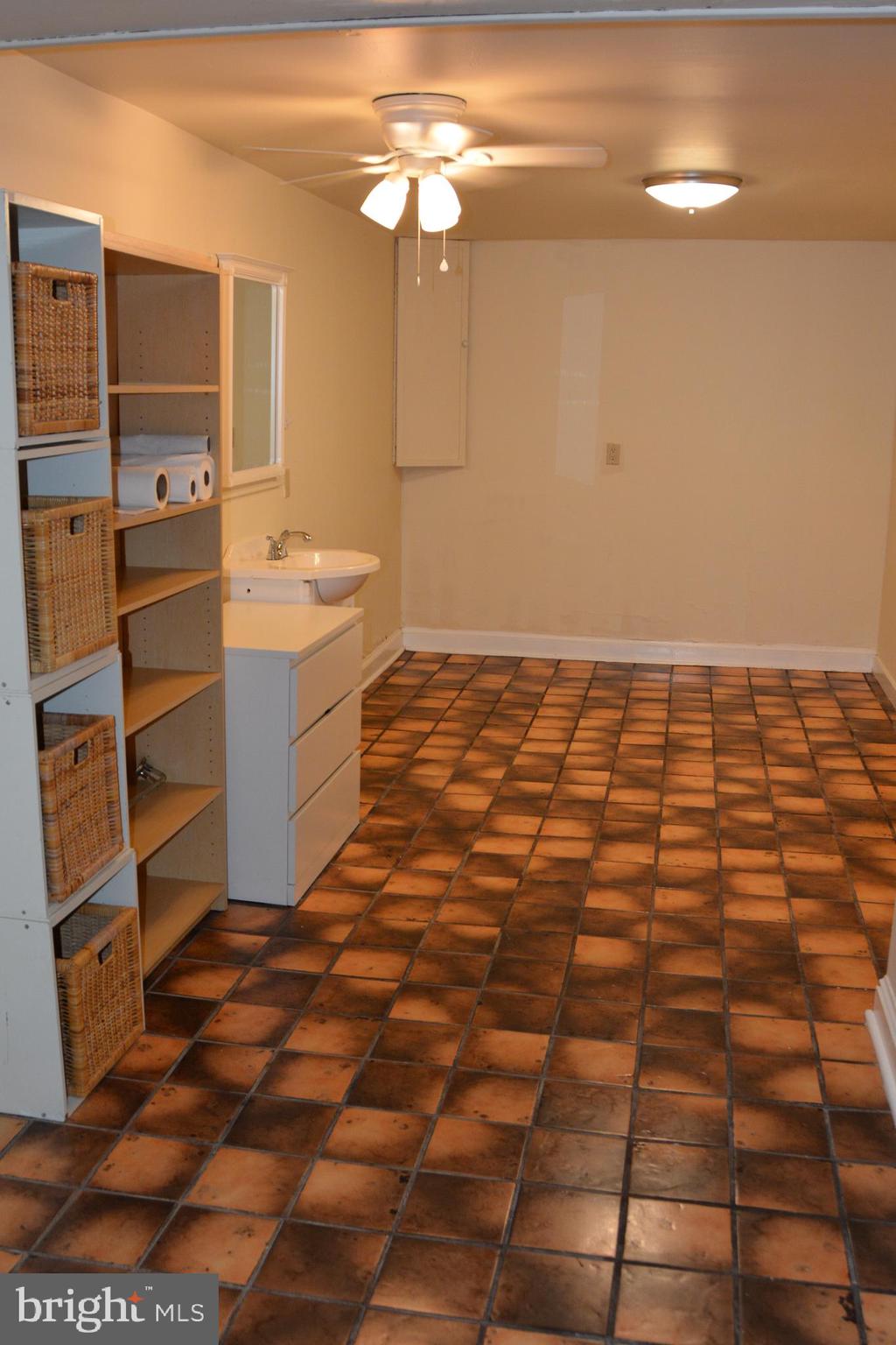 DEERFIELD - Residential Lease