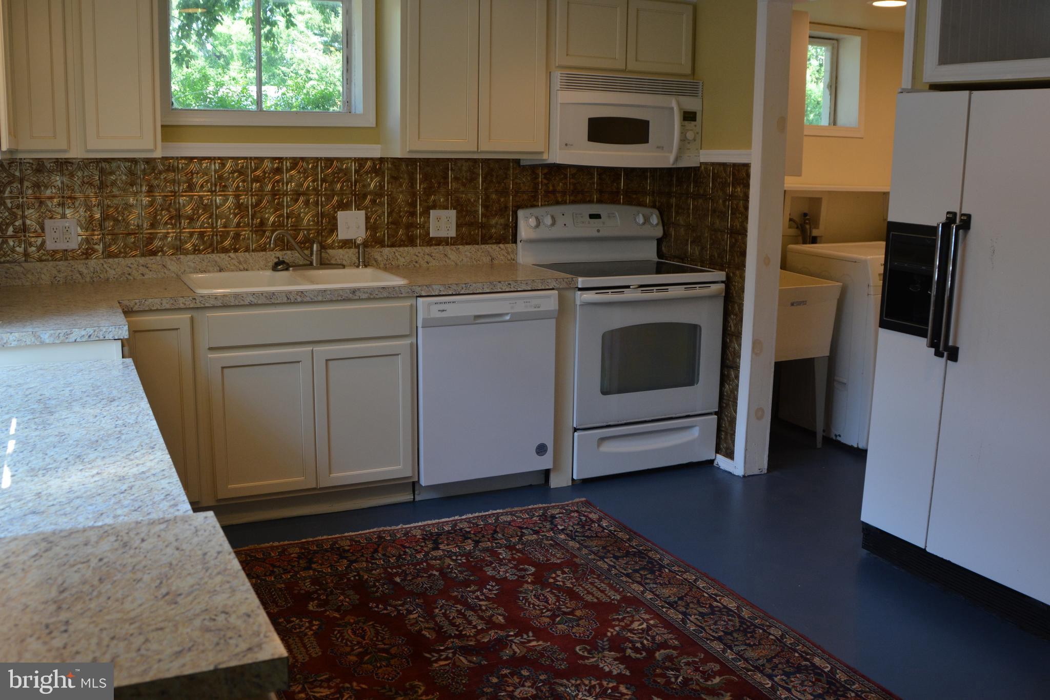 DEERFIELD - Residential Lease