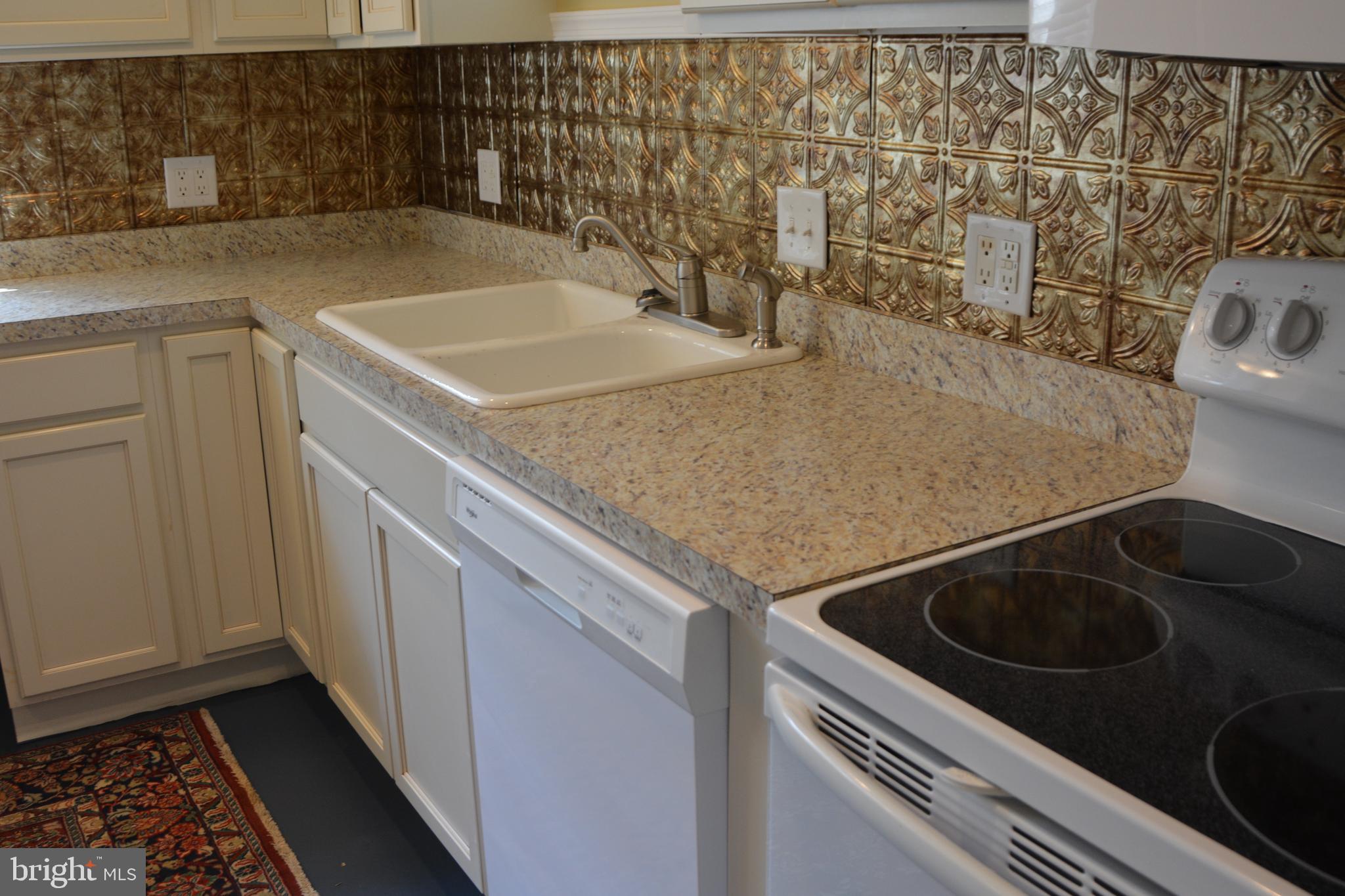 DEERFIELD - Residential Lease