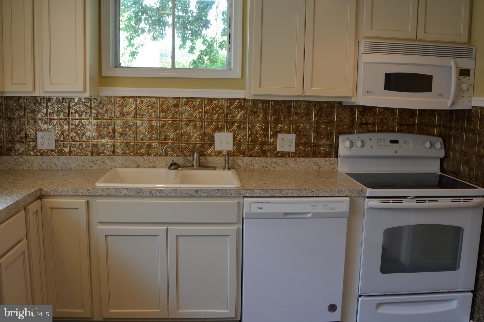 DEERFIELD - Residential Lease